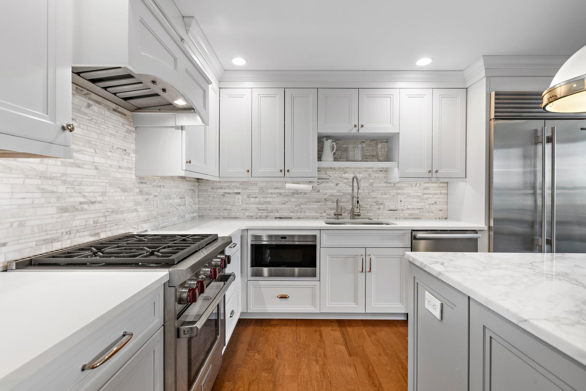 1025 MAXWELL LANE Unit: 906