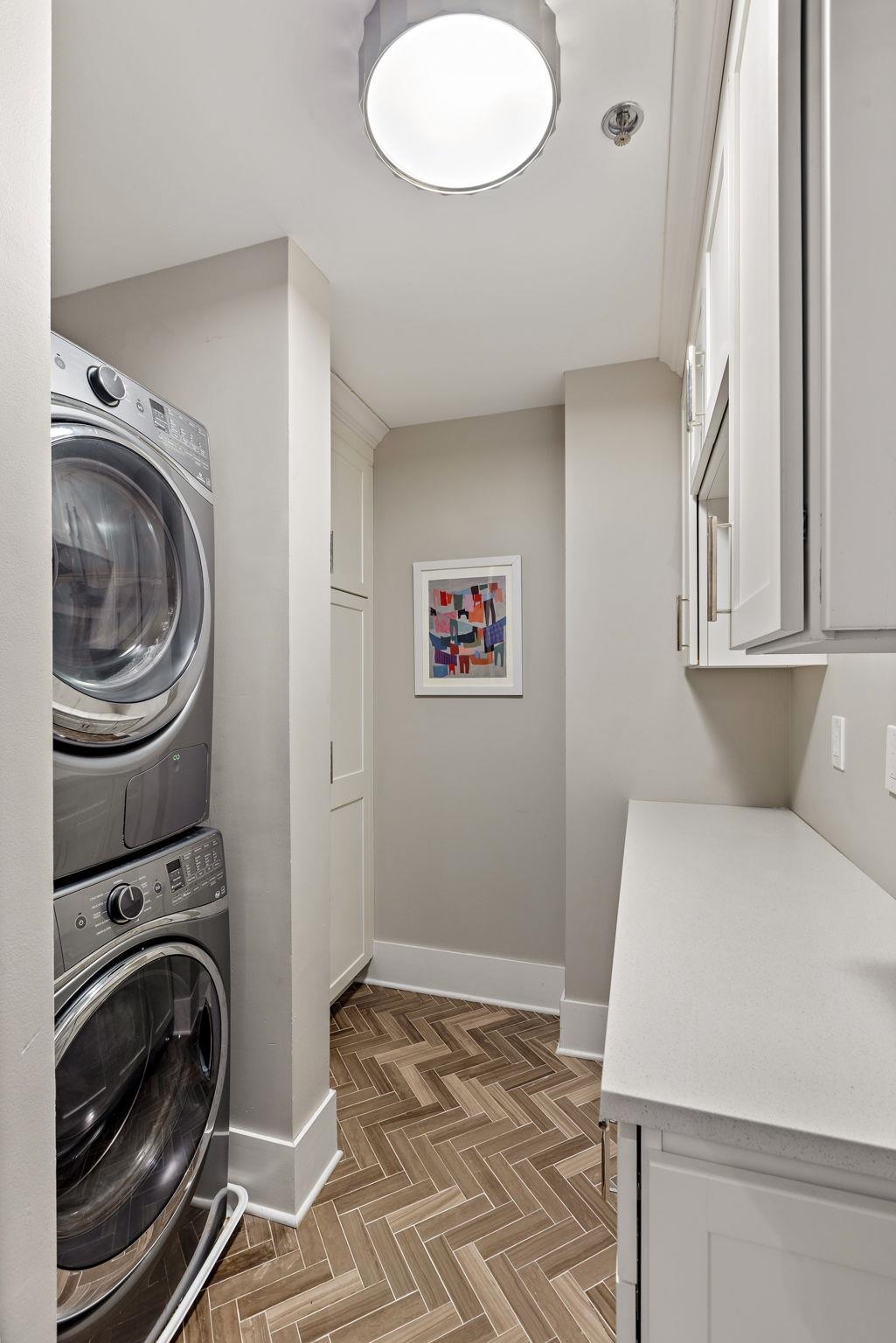 1025 MAXWELL LANE Unit: 906