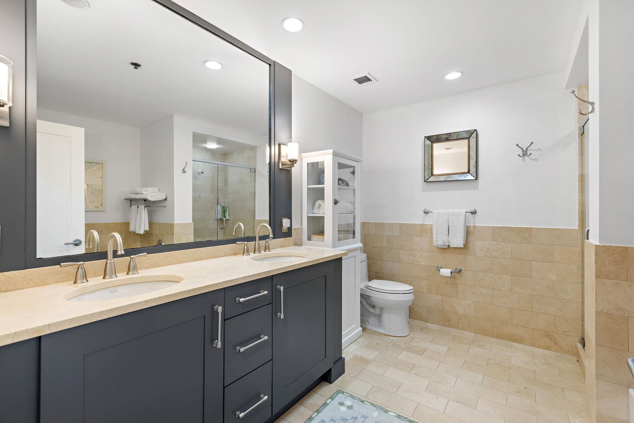 1025 MAXWELL LANE Unit: 906