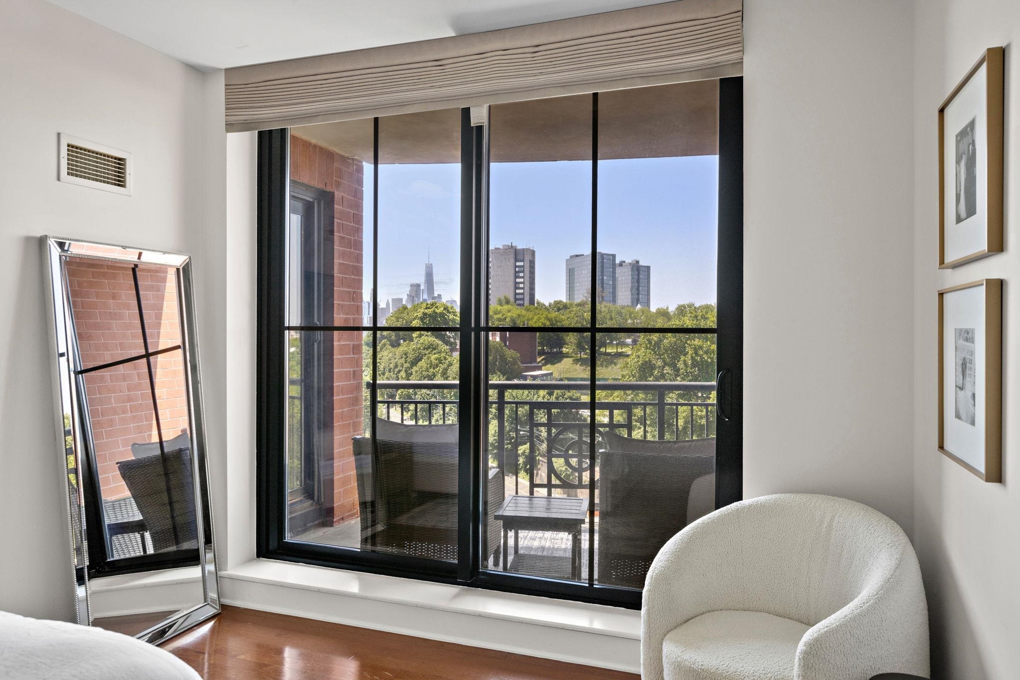 1025 MAXWELL LANE Unit: 906