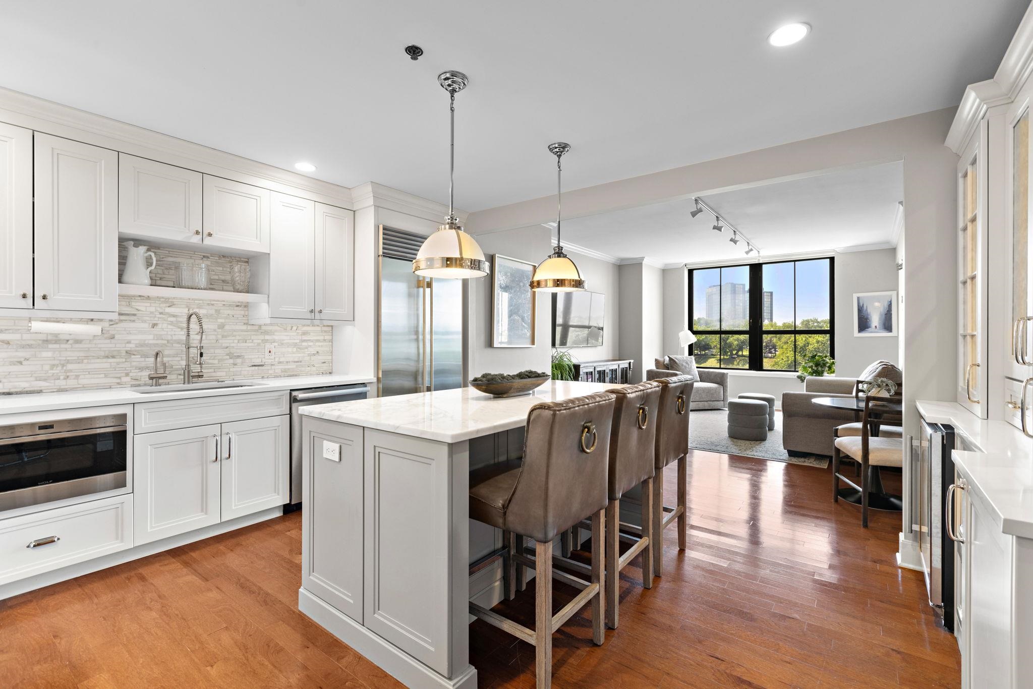 1025 MAXWELL LANE Unit: 906