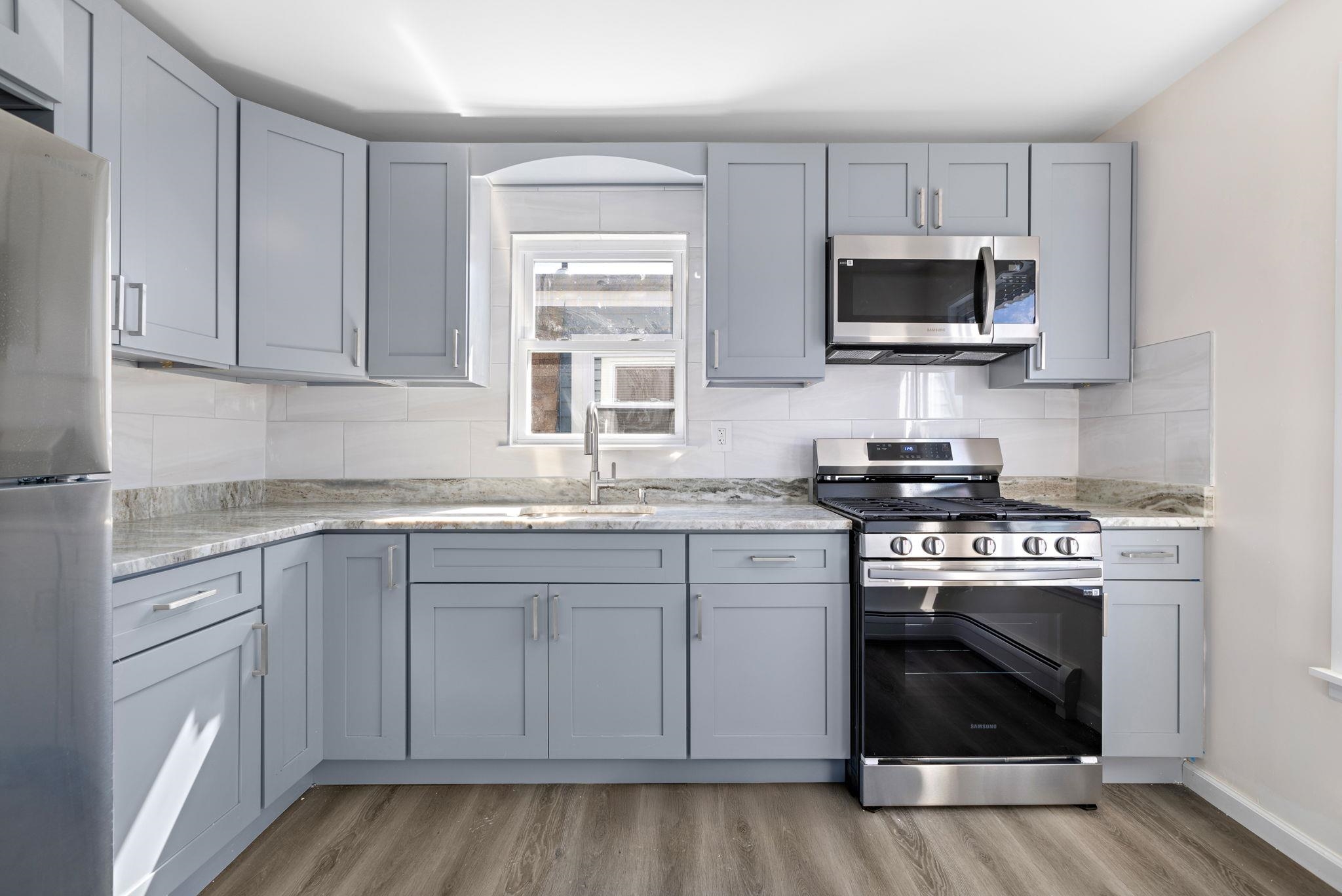 35 W 23RD ST Unit: 72 A2
