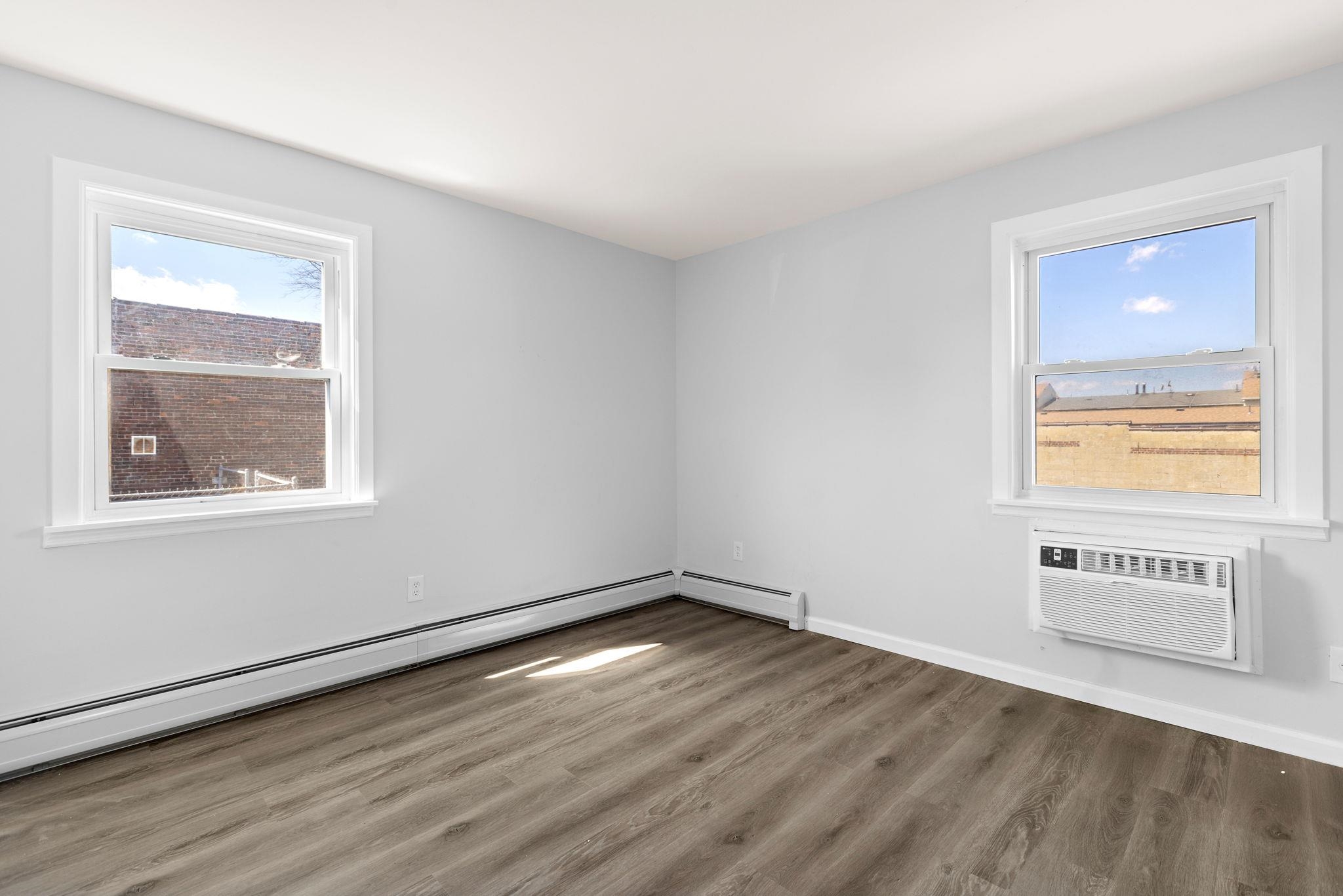 35 W 23RD ST Unit: 72 A2