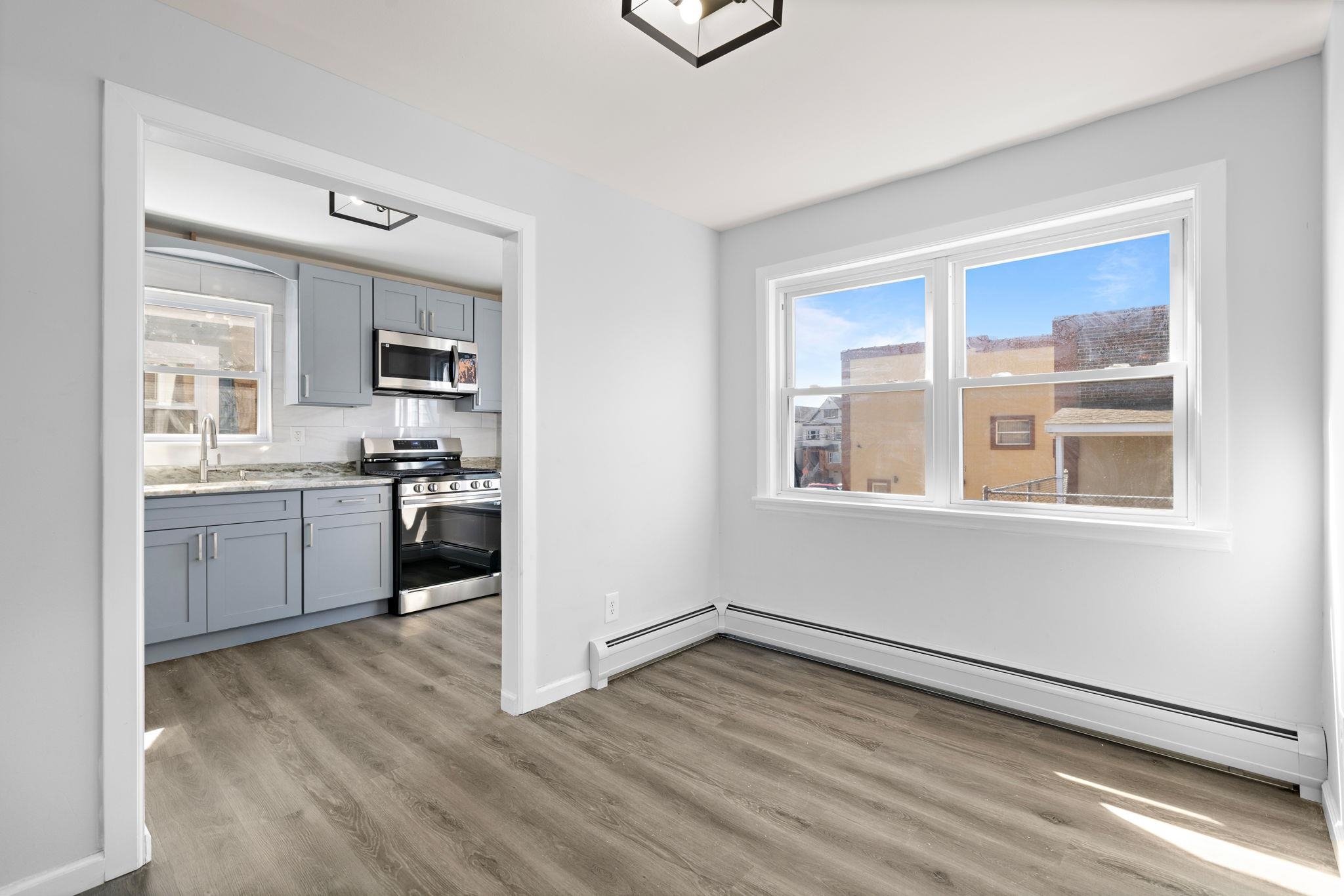 35 W 23RD ST Unit: 72 A2