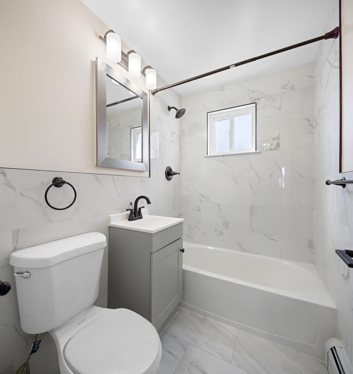 35 W 23RD ST Unit: 72 A2