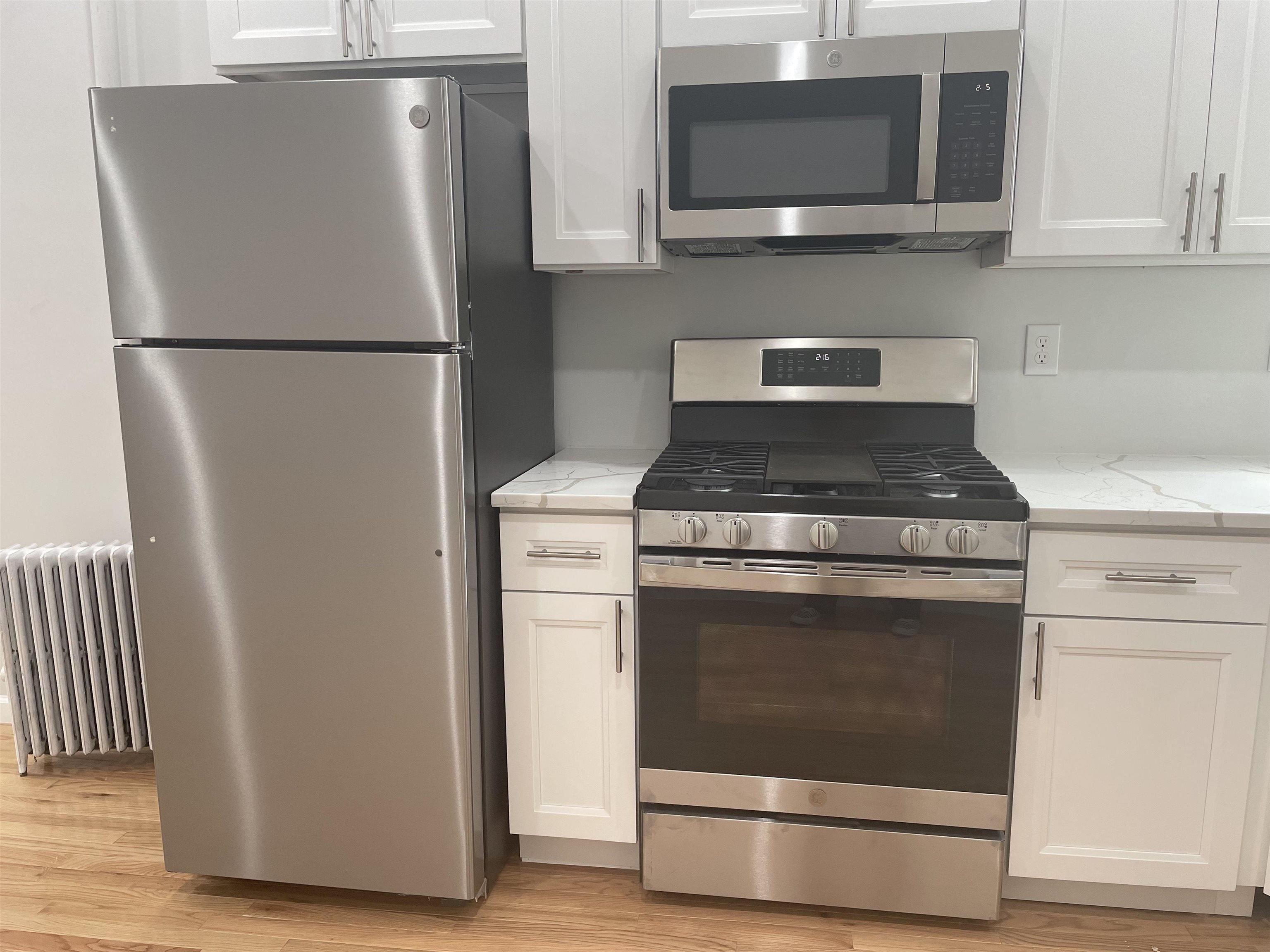 1619 PALISADE AVE Unit: 4L
