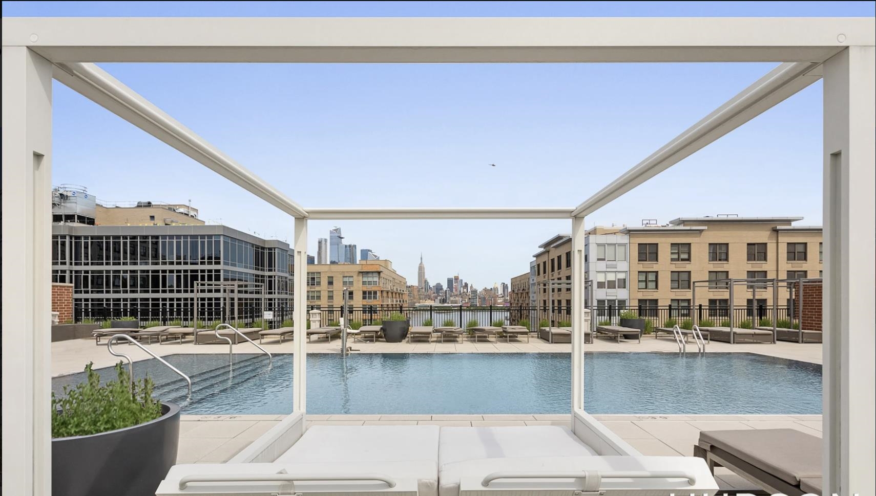 1400 HUDSON ST Unit: 828