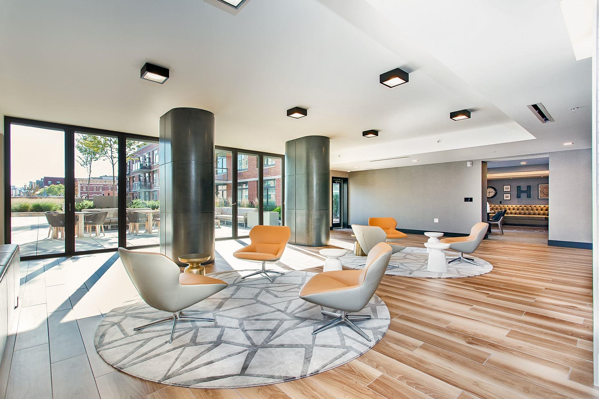 1400 HUDSON ST Unit: 828