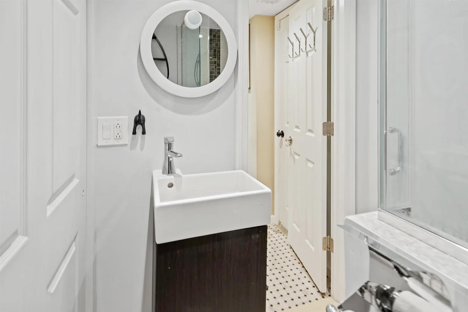 379 KINGSTON CT Unit: 379