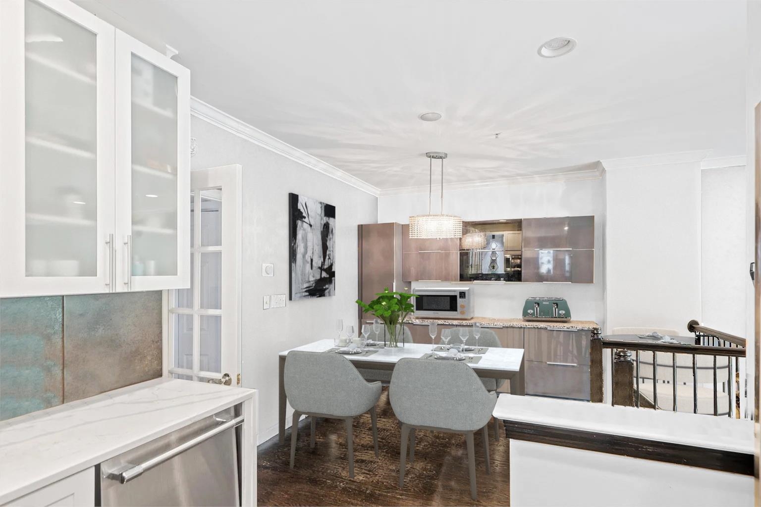 379 KINGSTON CT Unit: 379