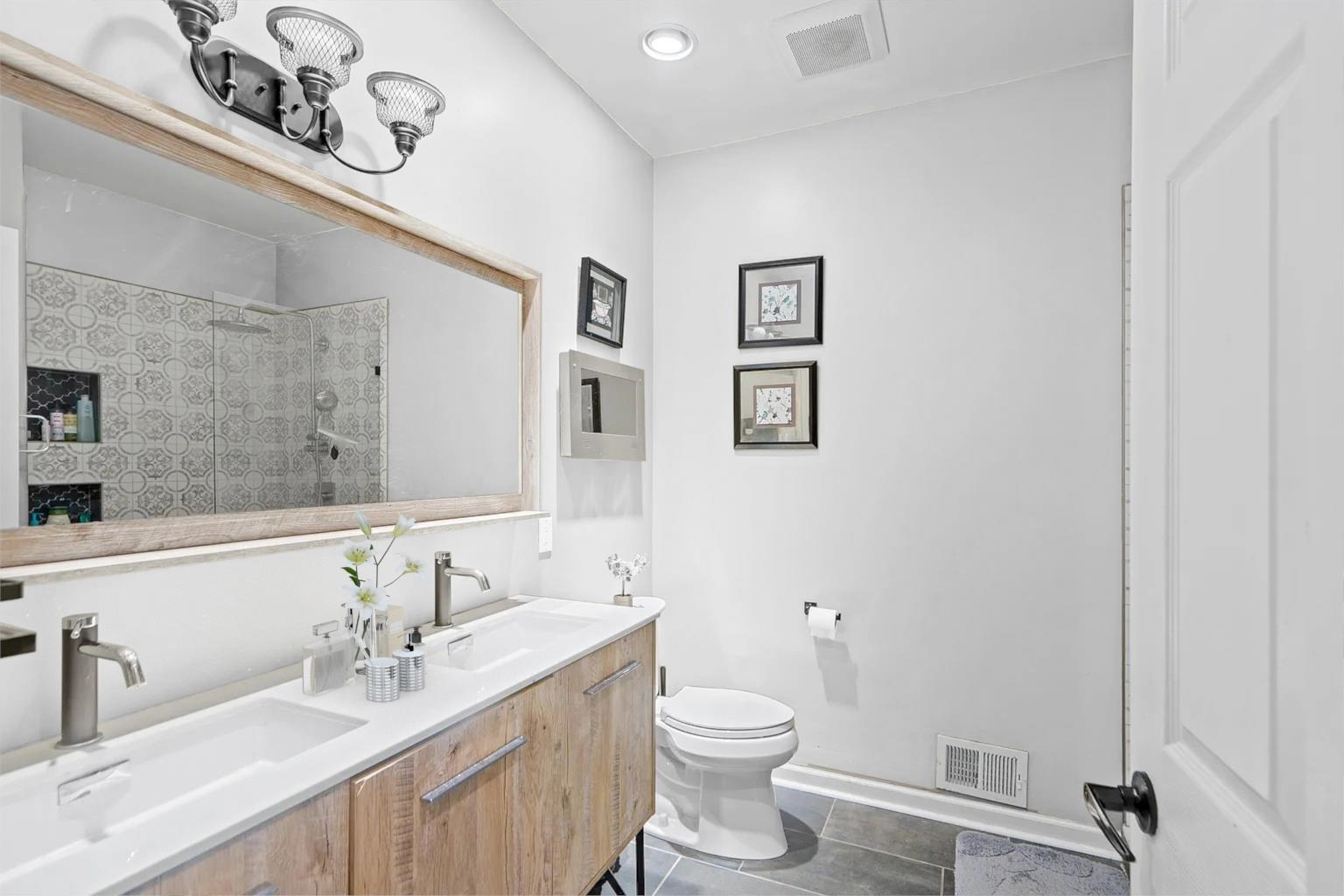 379 KINGSTON CT Unit: 379