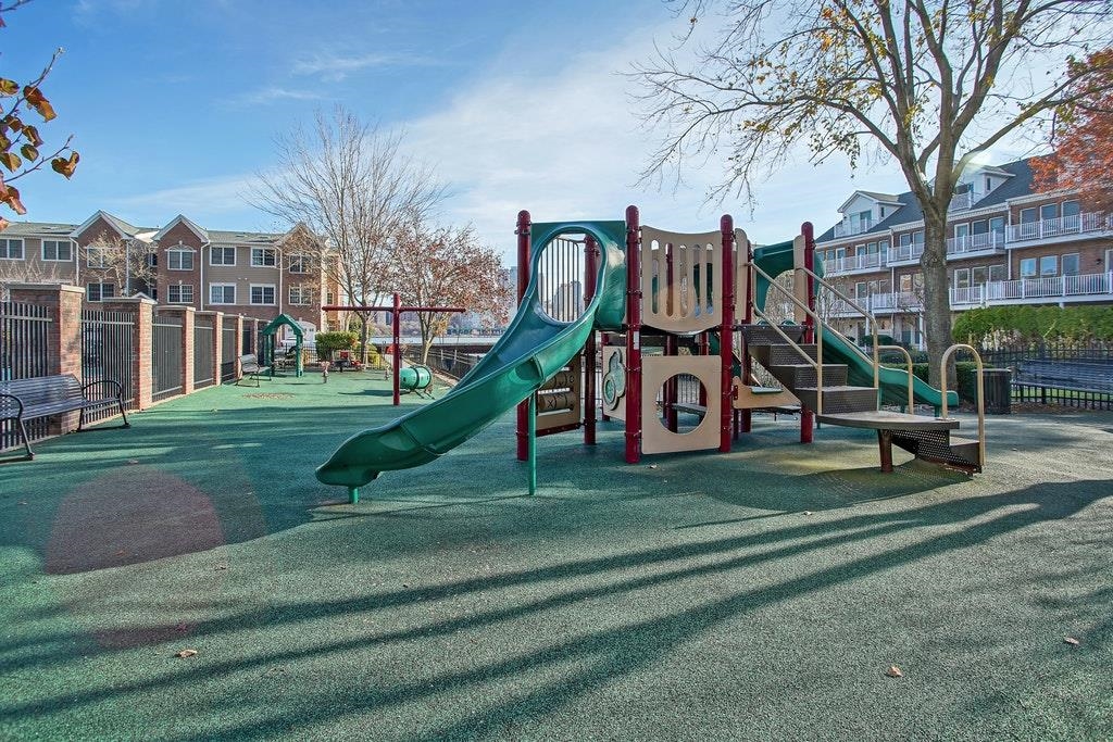 379 KINGSTON CT Unit: 379