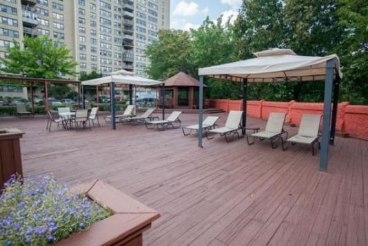 201 ST PAULS AVE Unit: 3L