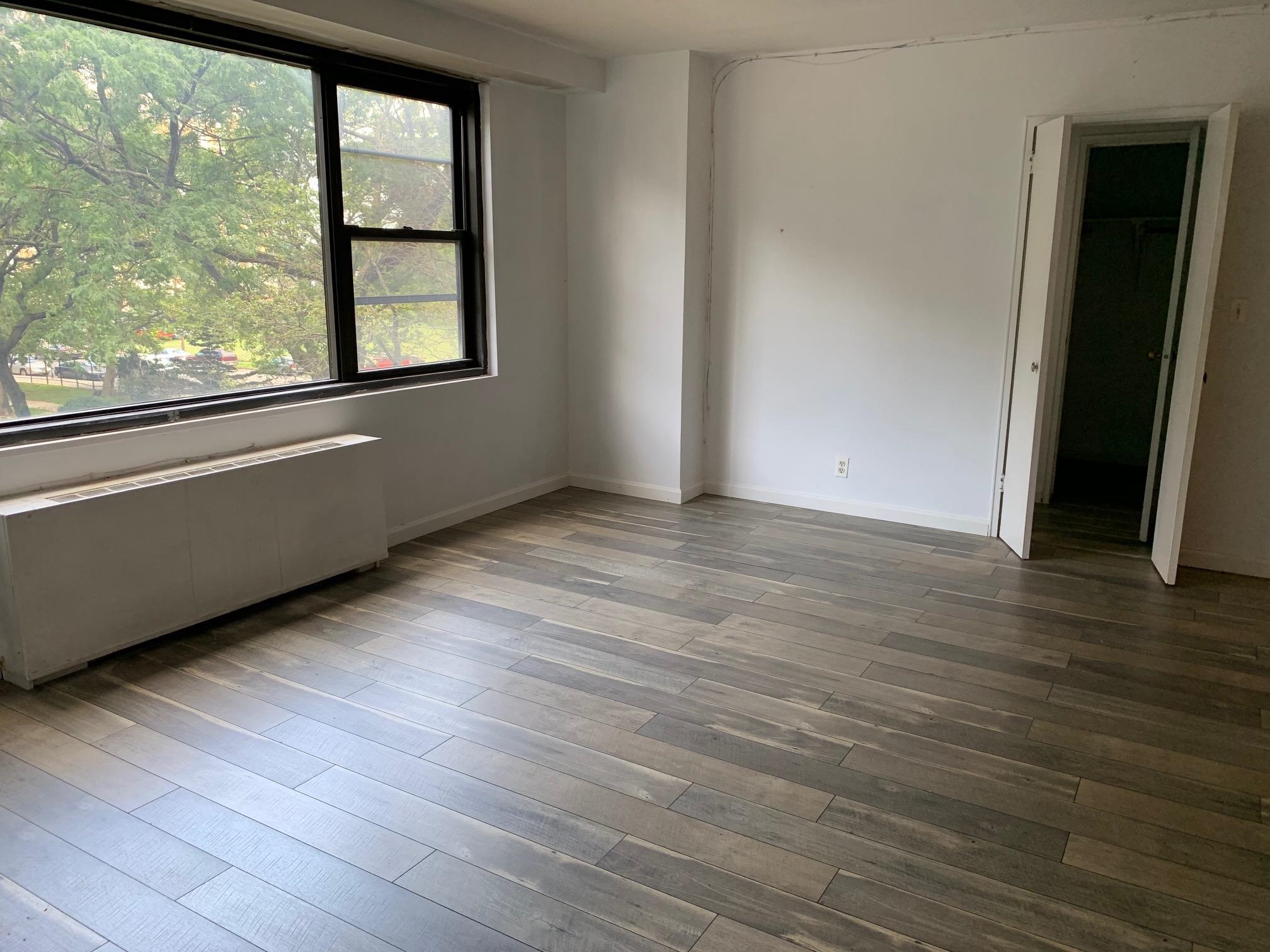 201 ST PAULS AVE Unit: 3L