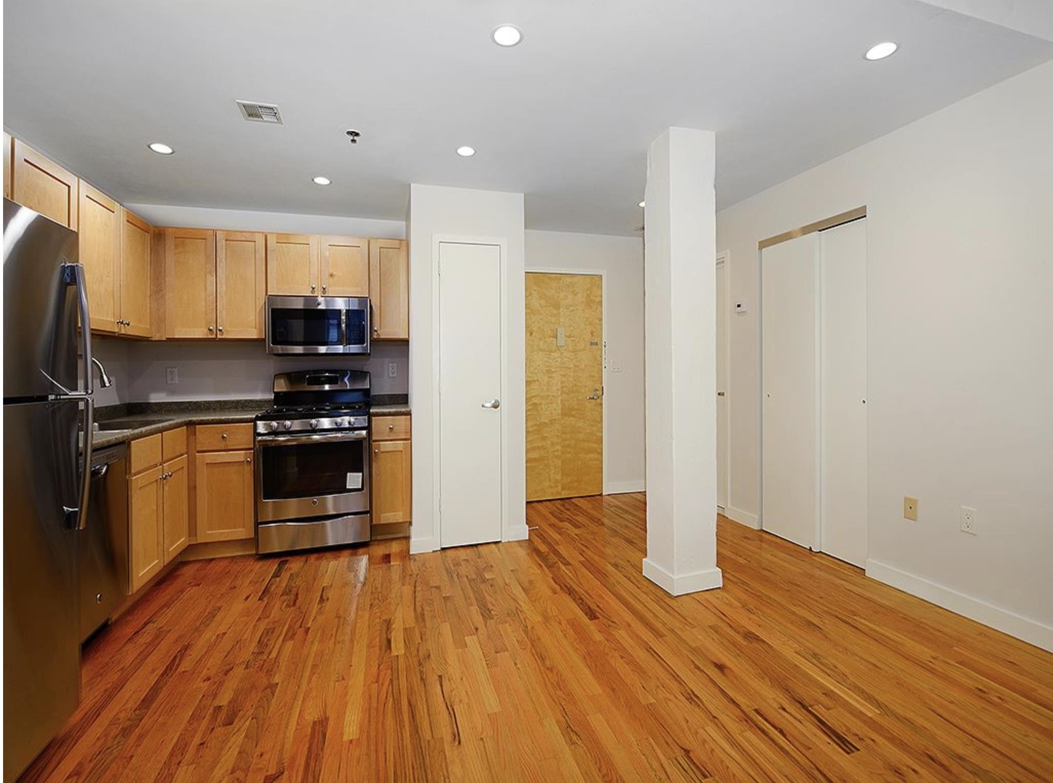 1034 CLINTON ST Unit: 109