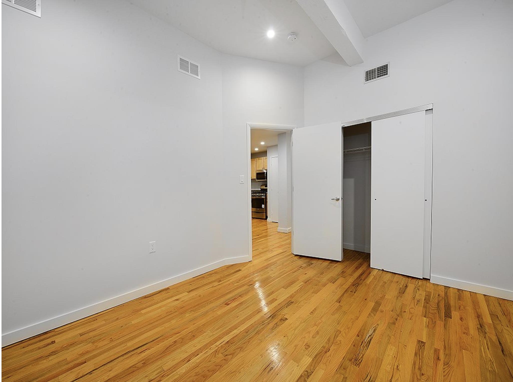 1034 CLINTON ST Unit: 109