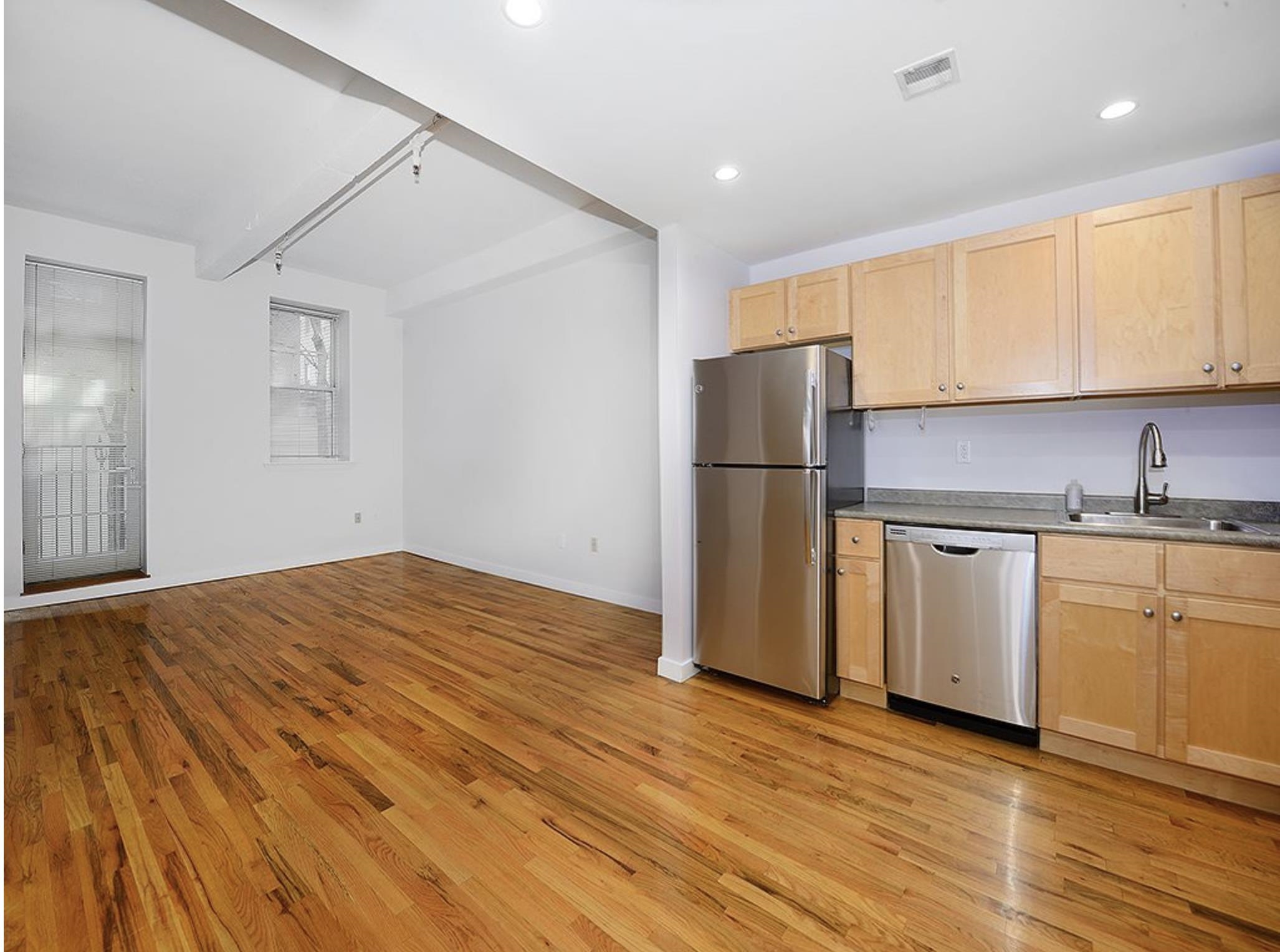 1034 CLINTON ST Unit: 109