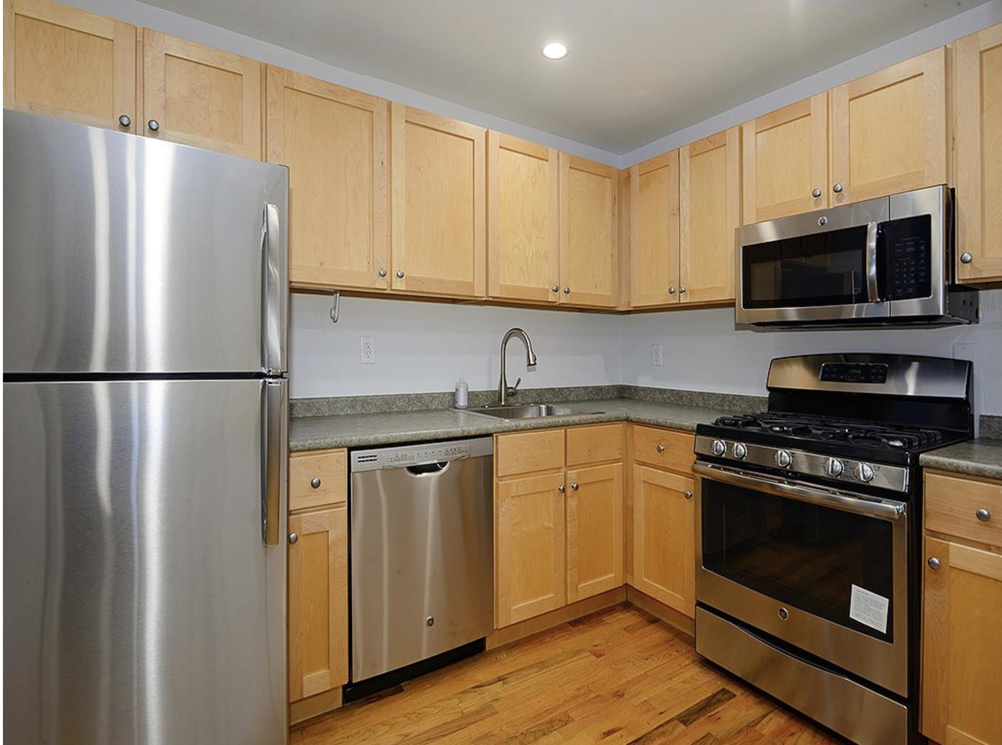 1034 CLINTON ST Unit: 109