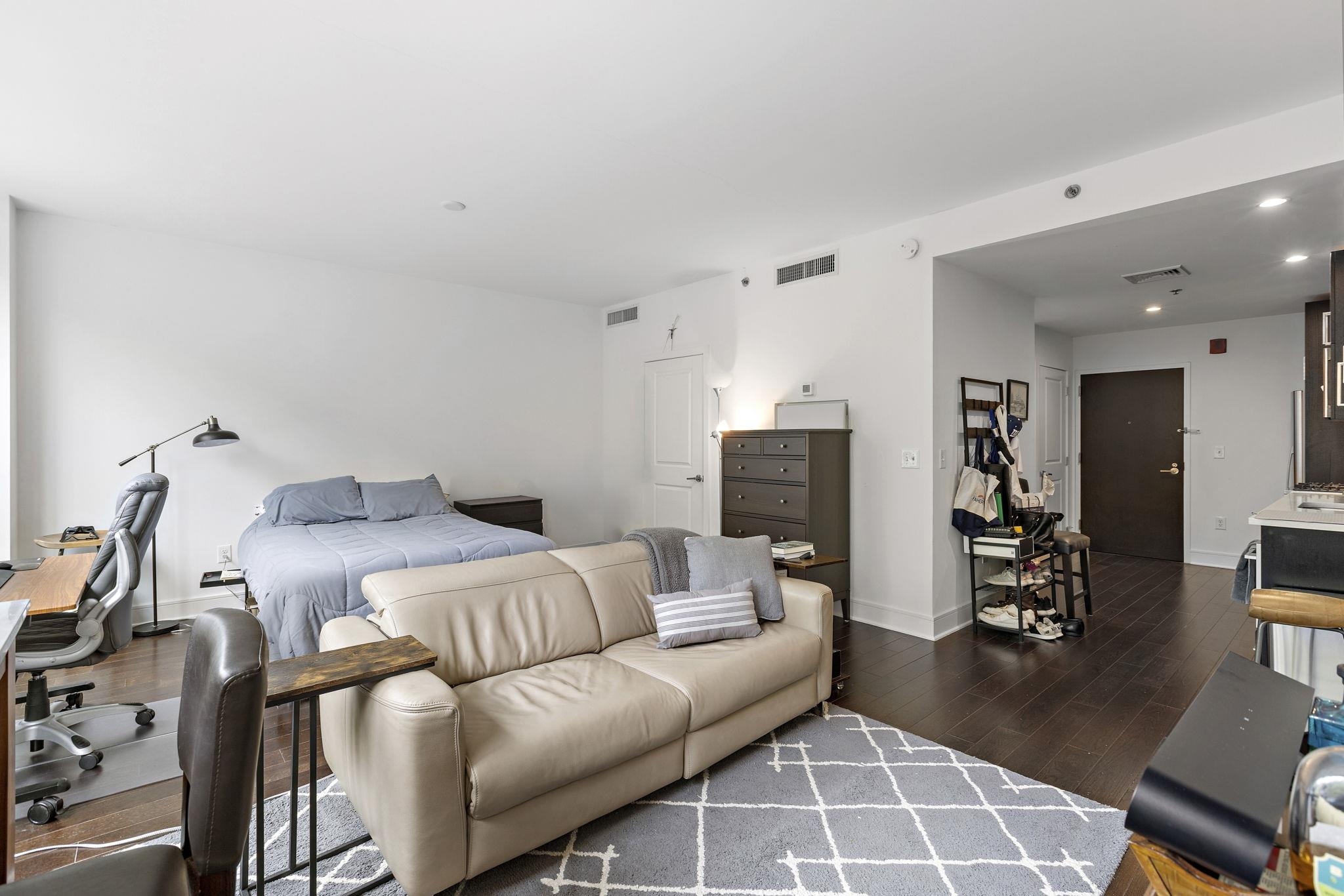 1100 MAXWELL LANE Unit: 227