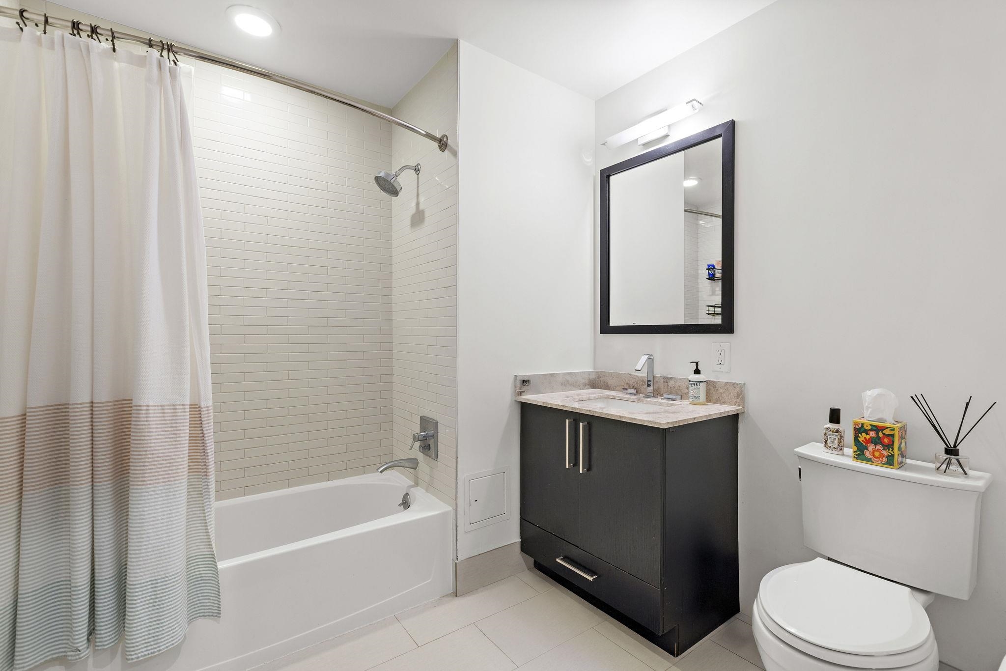 1100 MAXWELL LANE Unit: 227