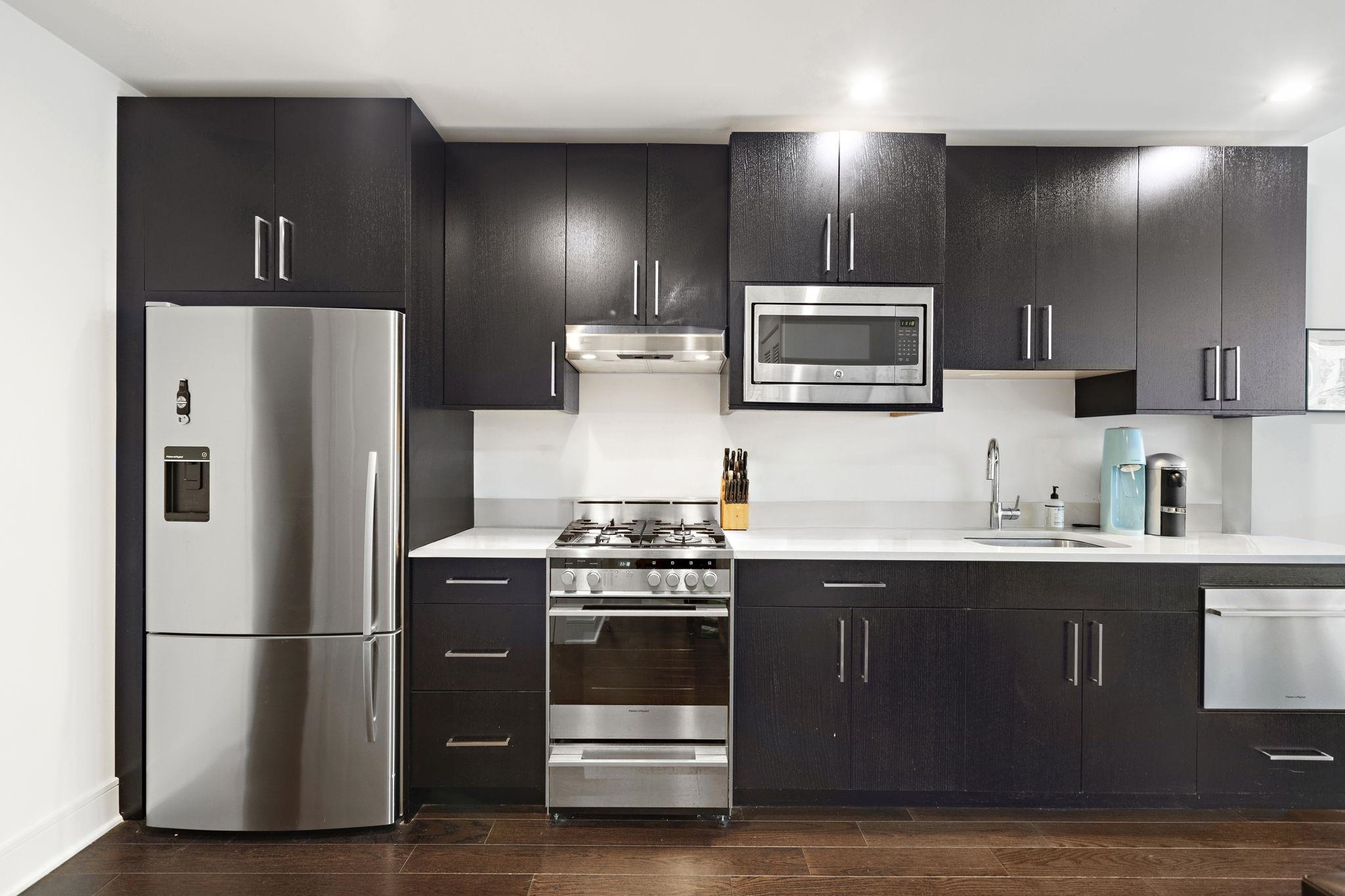 1100 MAXWELL LANE Unit: 227