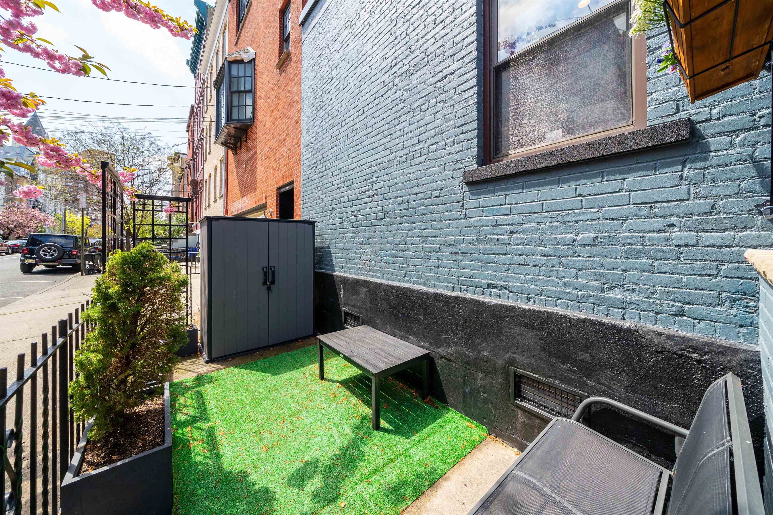 92 MONROE ST