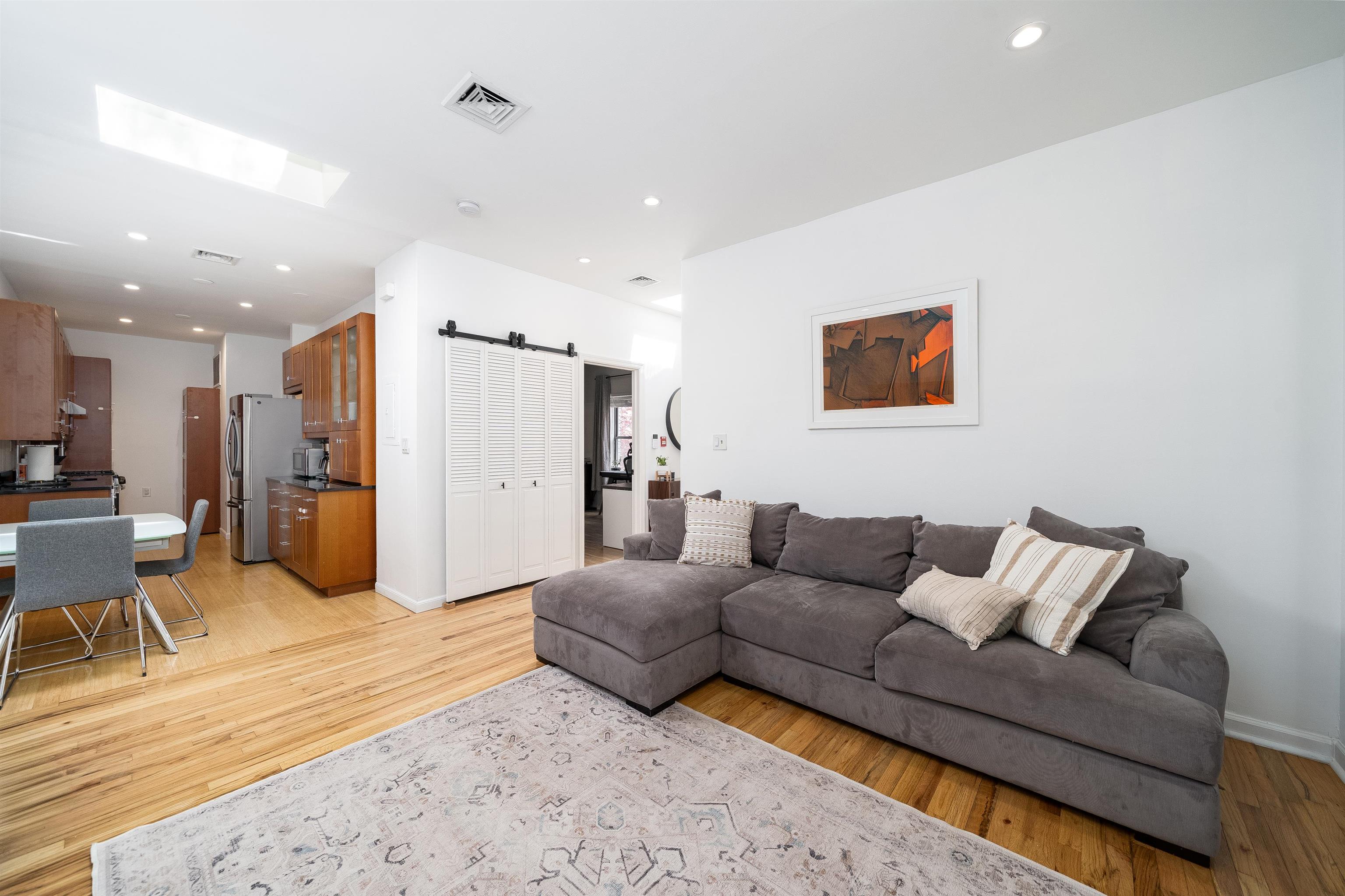 92 MONROE ST