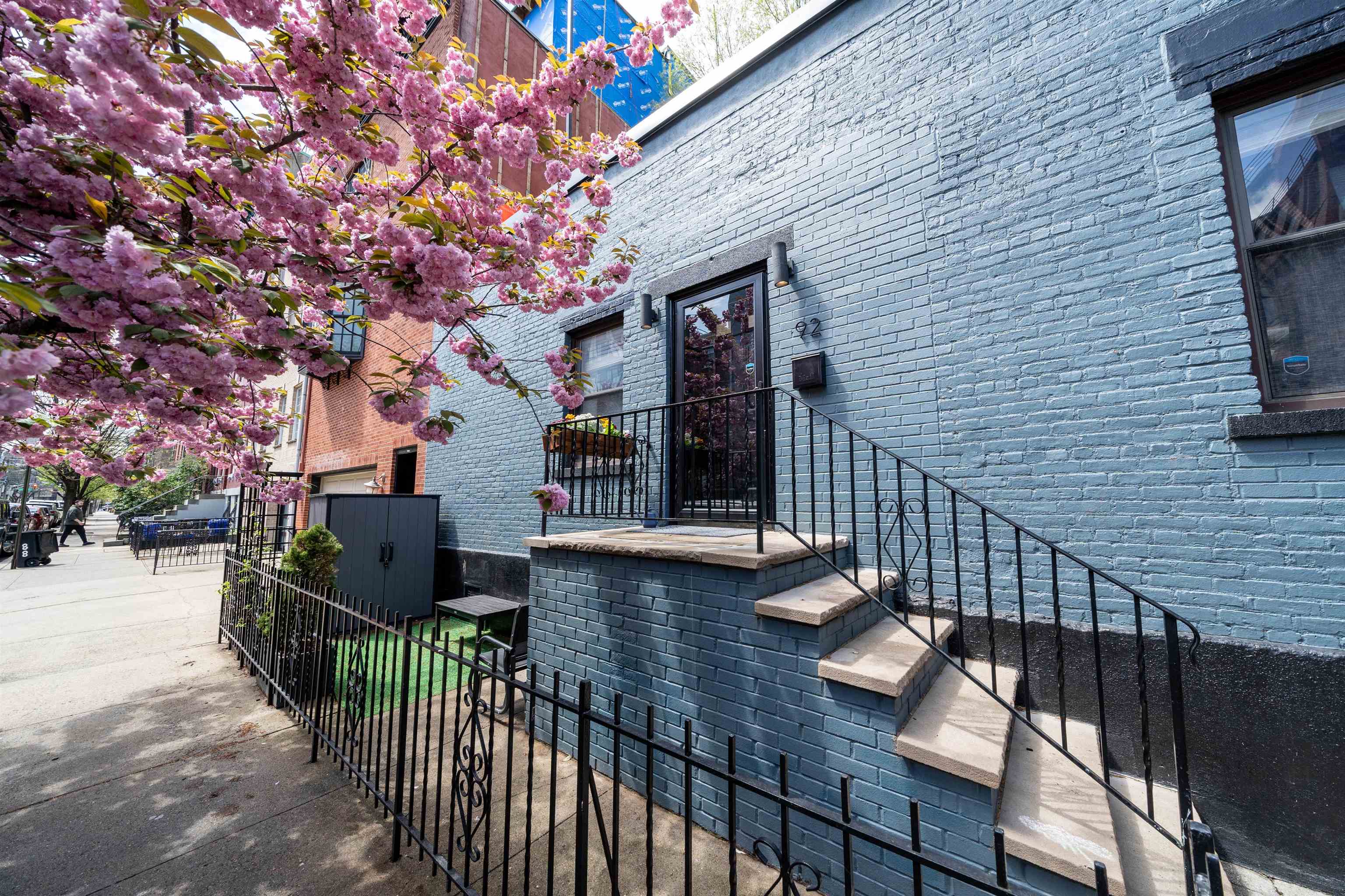 92 MONROE ST