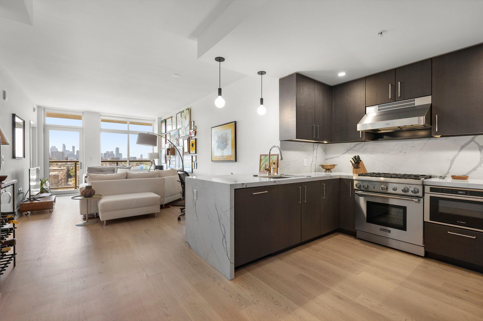1400 HUDSON ST Unit: 1103
