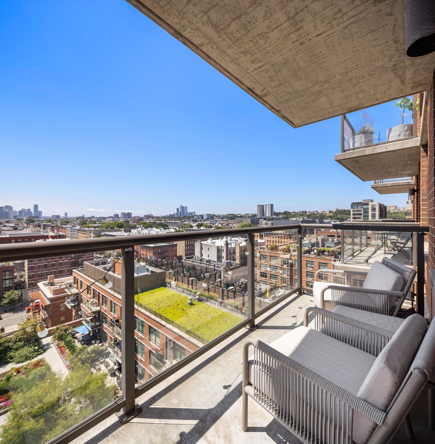 1400 HUDSON ST Unit: 1103