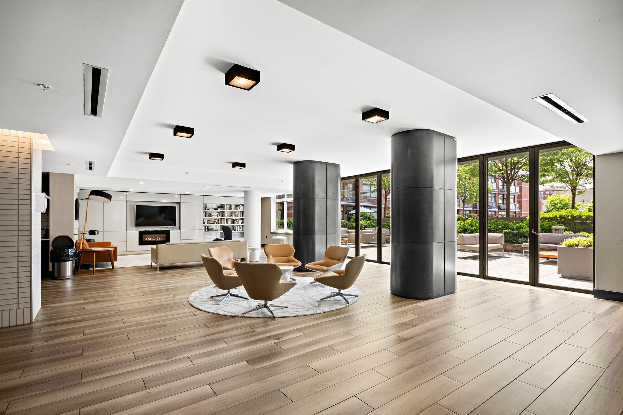 1400 HUDSON ST Unit: 1103