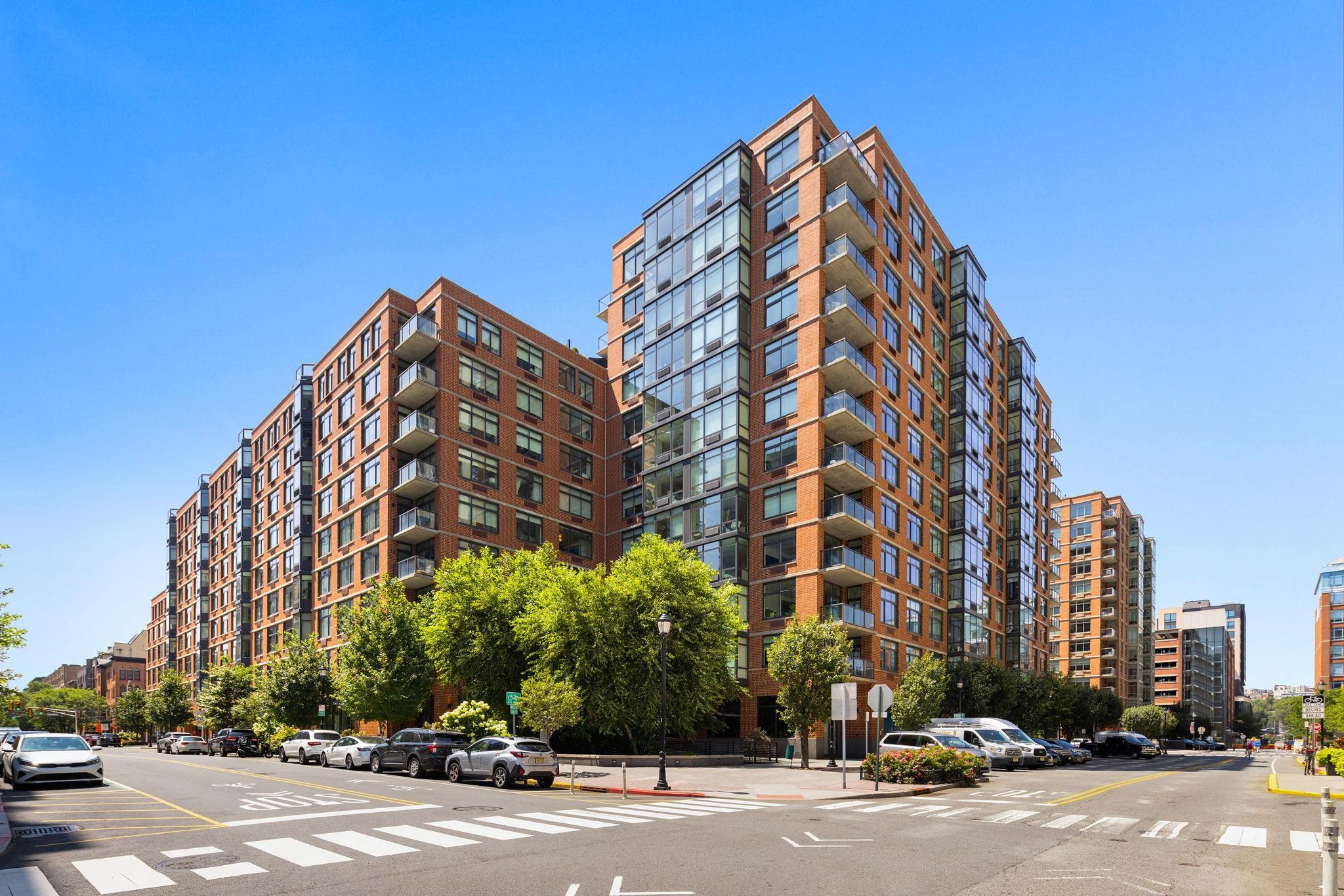1400 HUDSON ST Unit: 1103