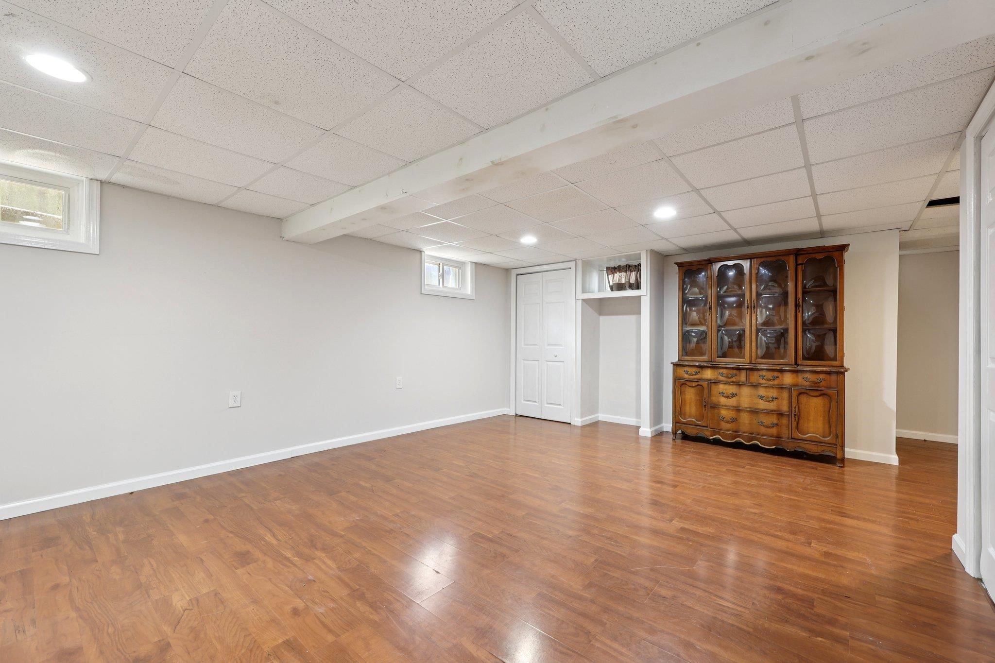 31 THIEM AVE