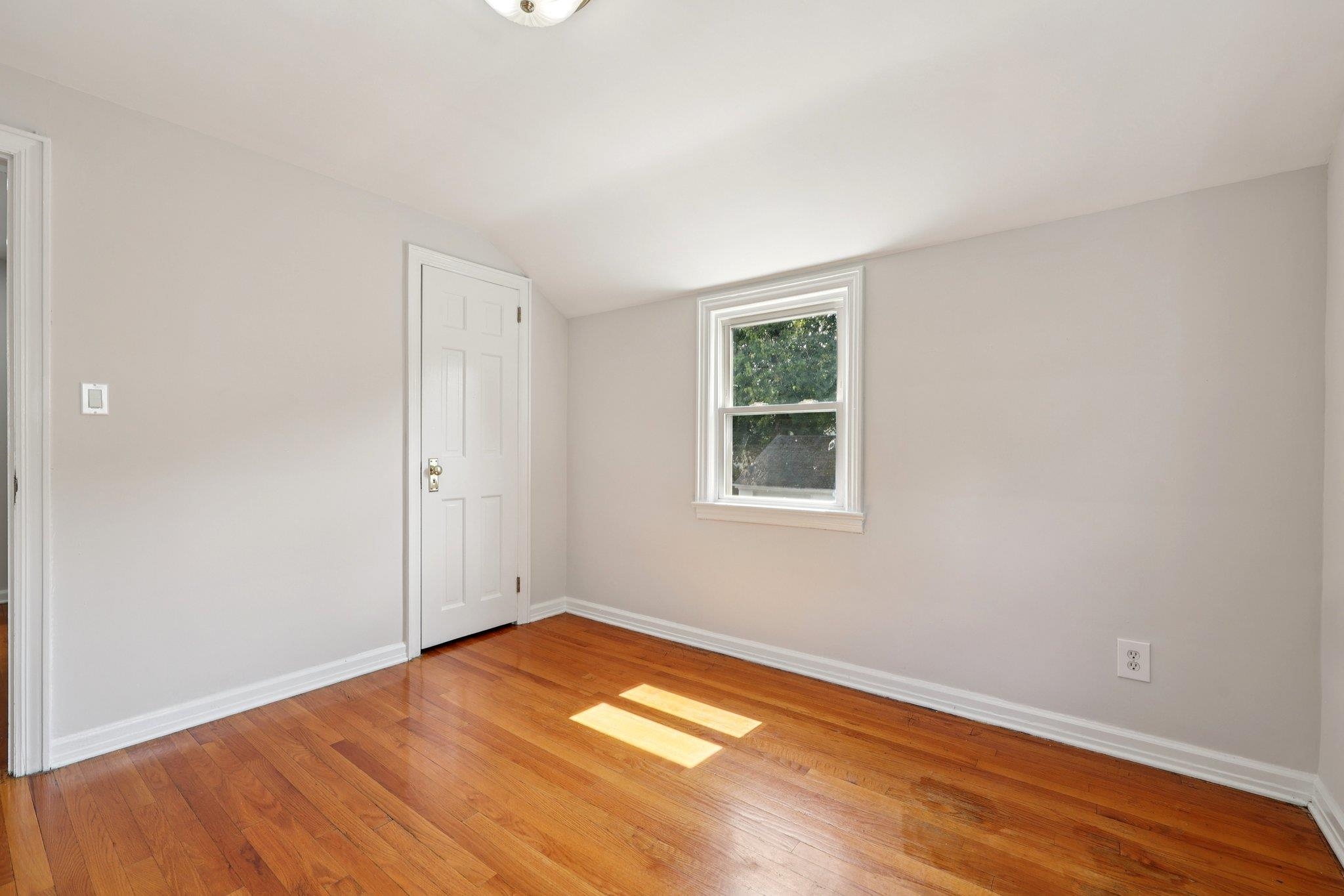 31 THIEM AVE