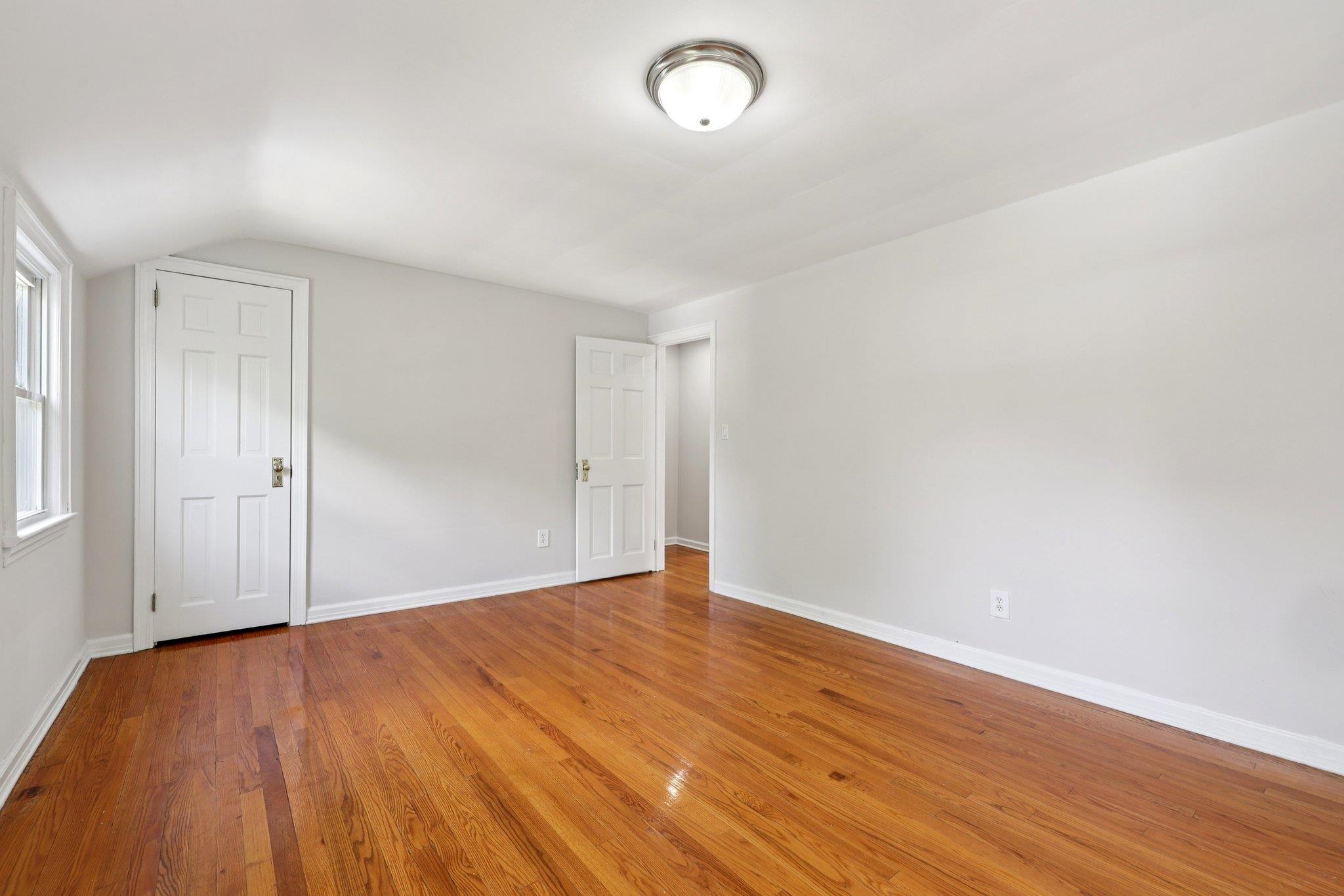 31 THIEM AVE