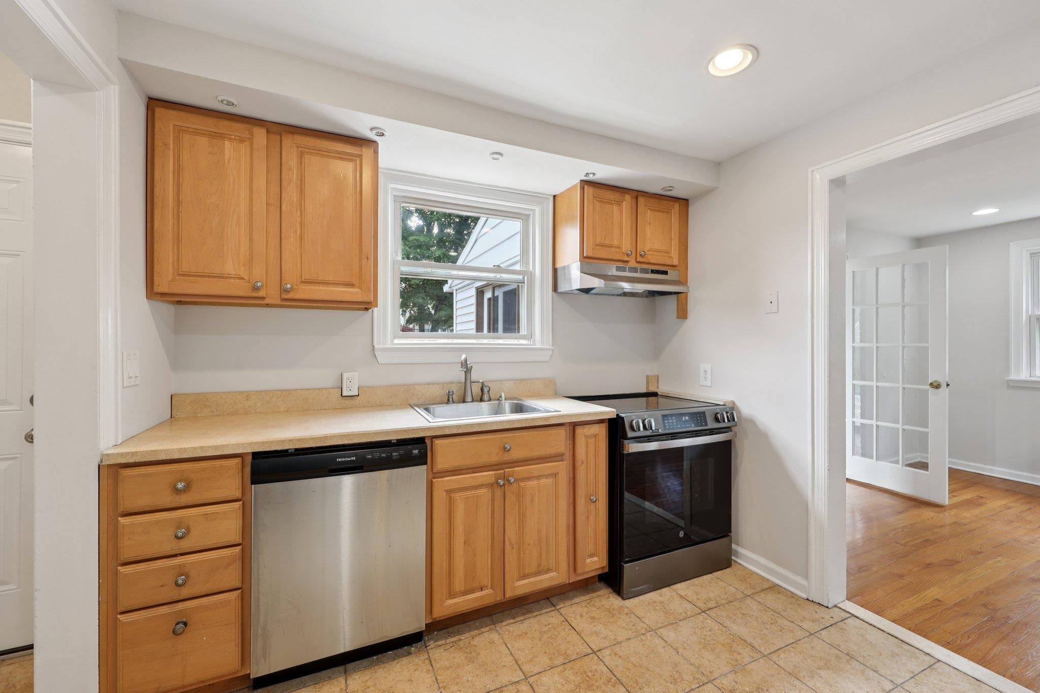 31 THIEM AVE