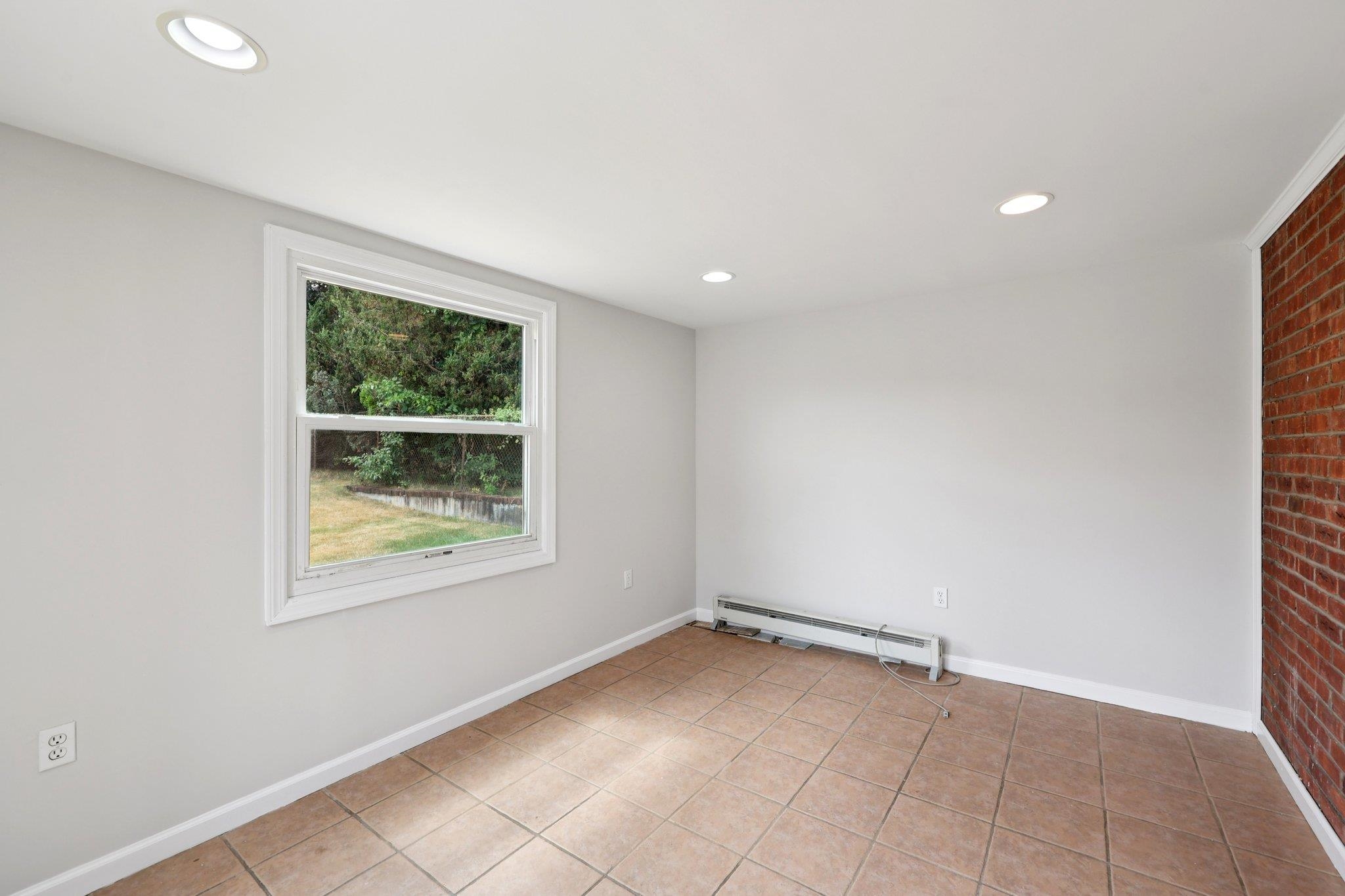 31 THIEM AVE