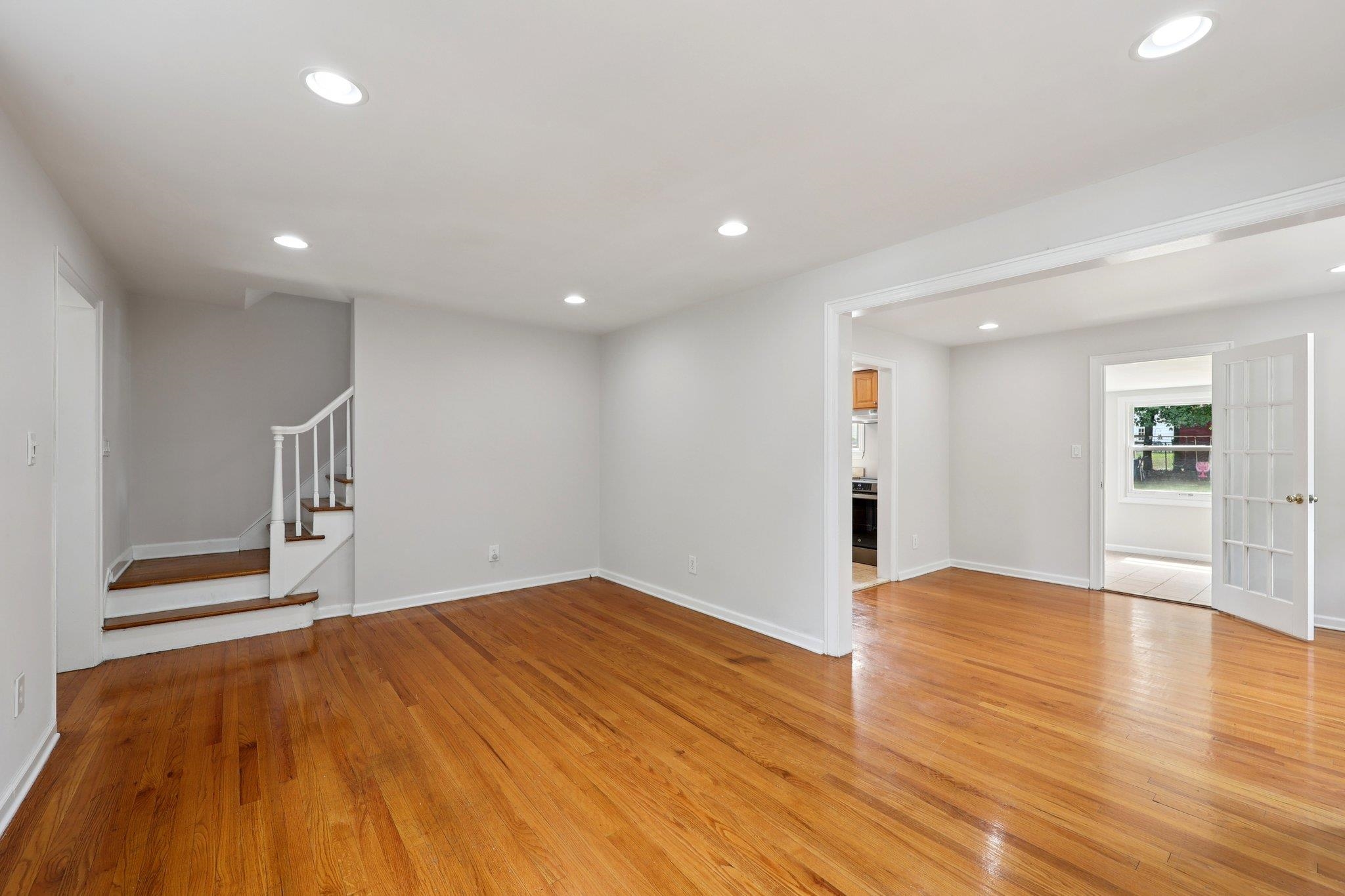 31 THIEM AVE