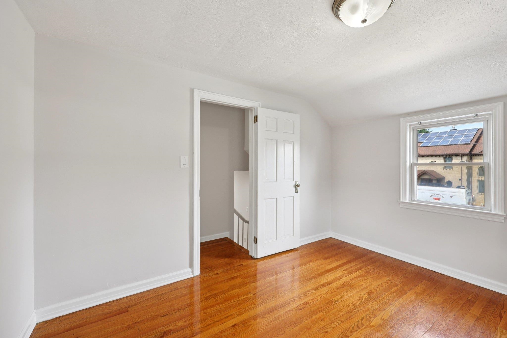 31 THIEM AVE