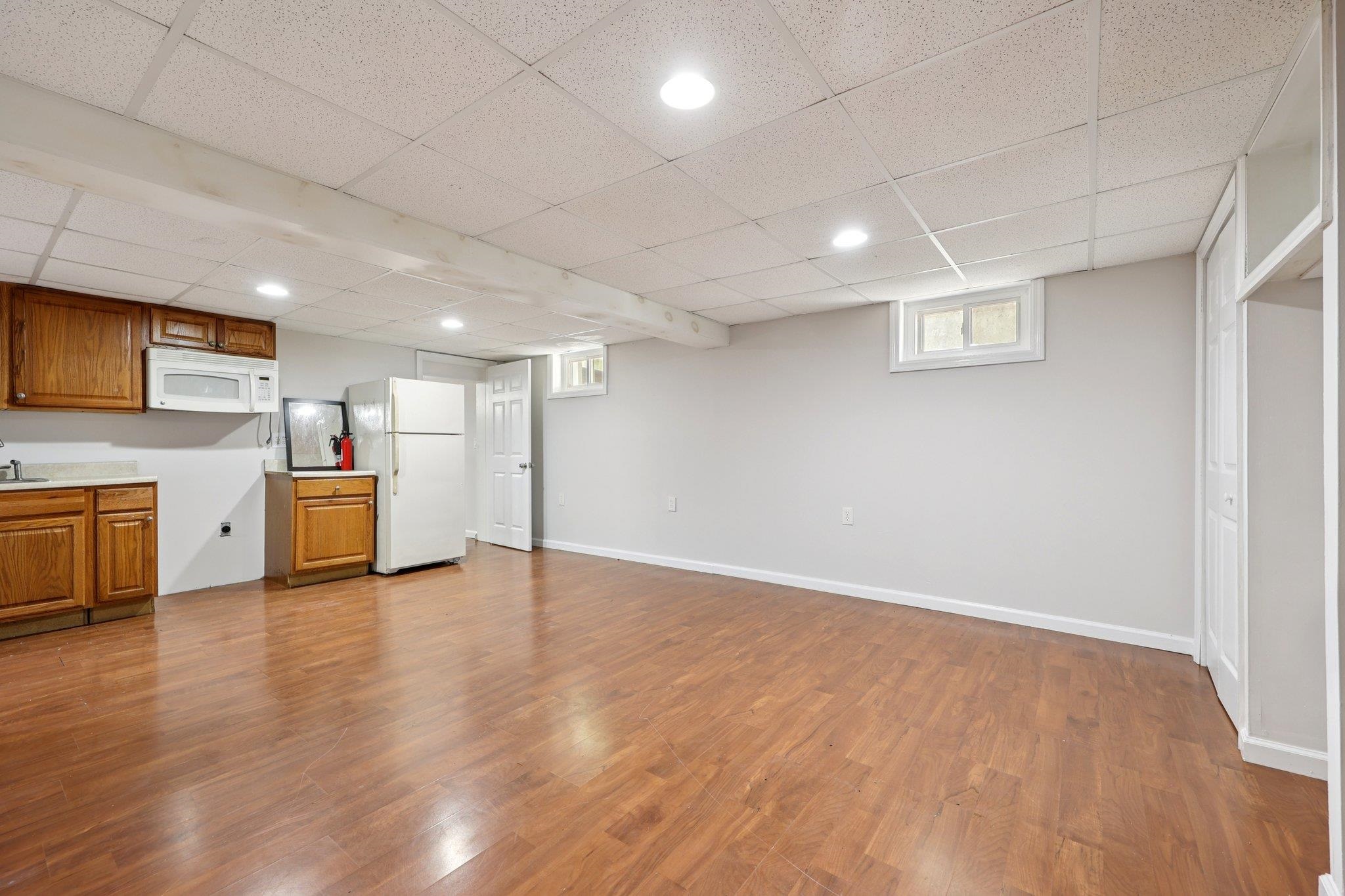 31 THIEM AVE
