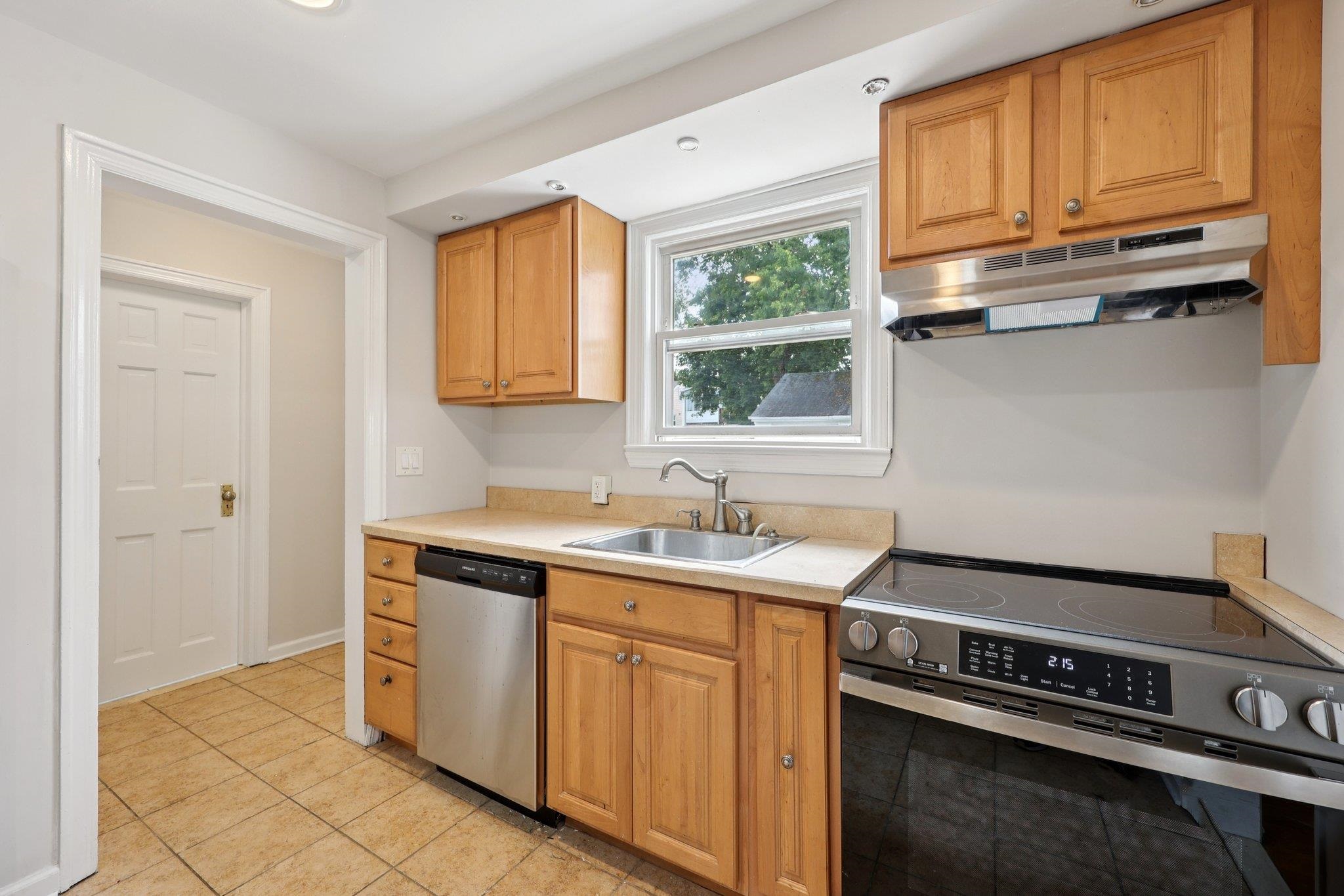 31 THIEM AVE