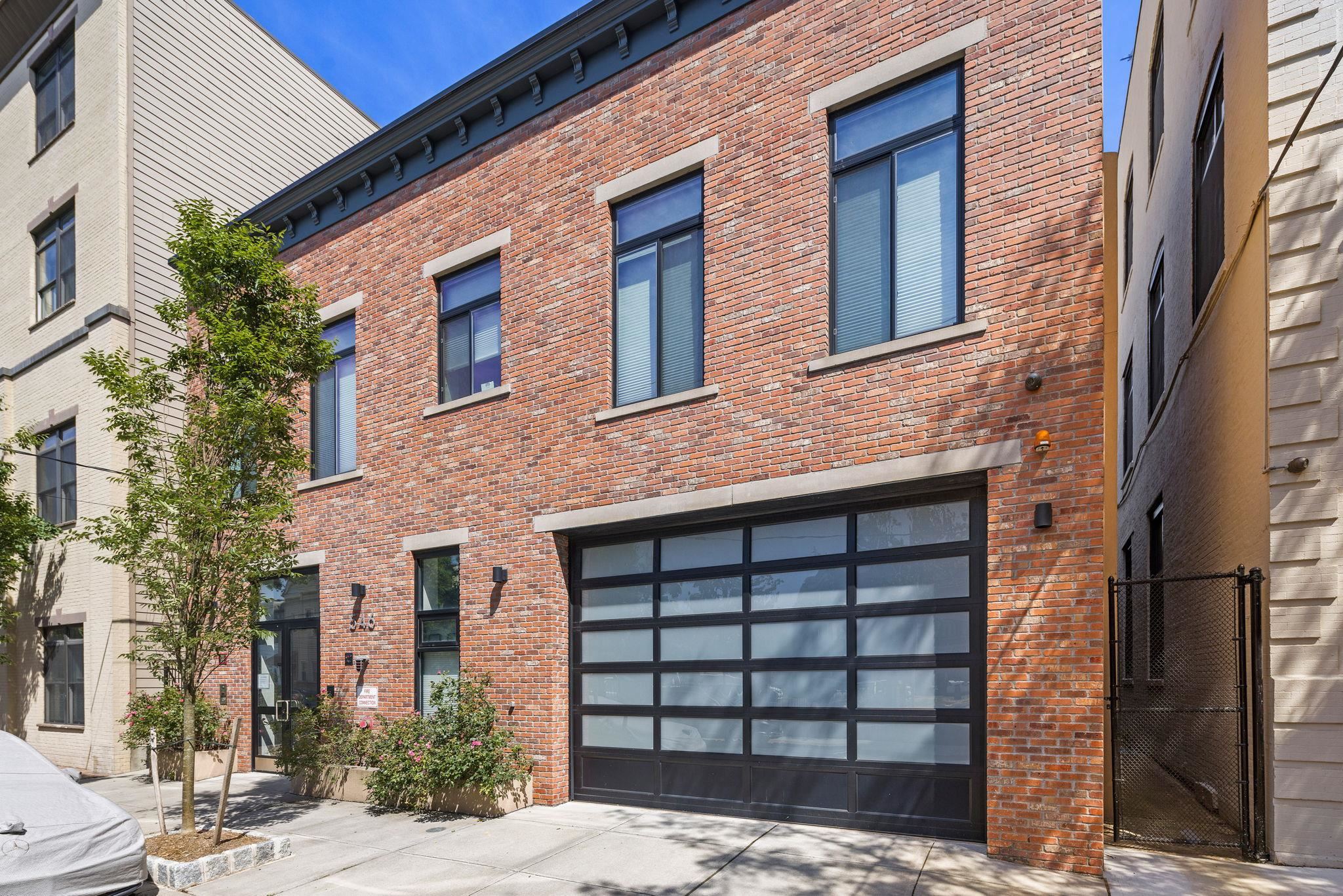 99 HACKENSACK AVE