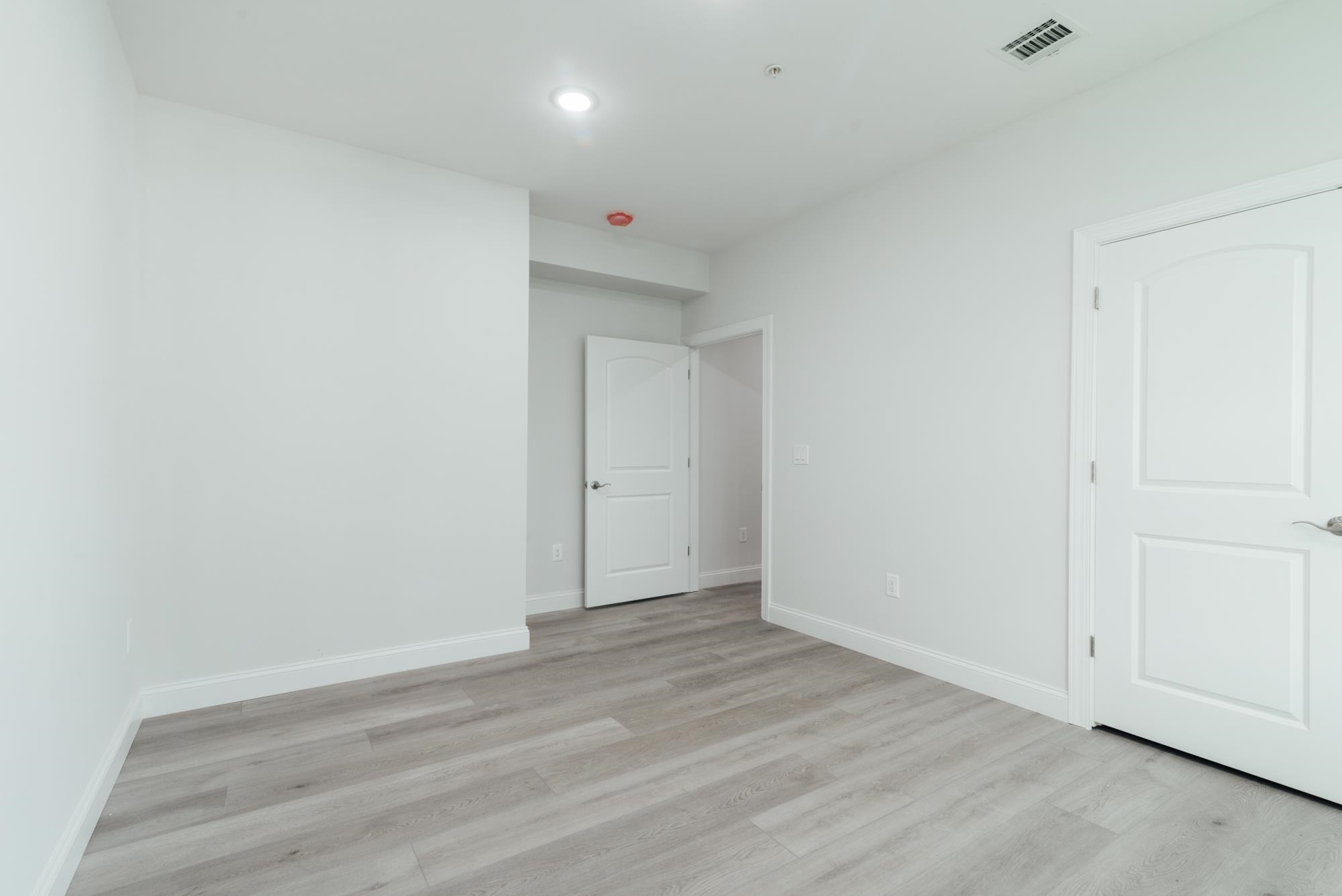 144 BERGEN AVE Unit: 3B