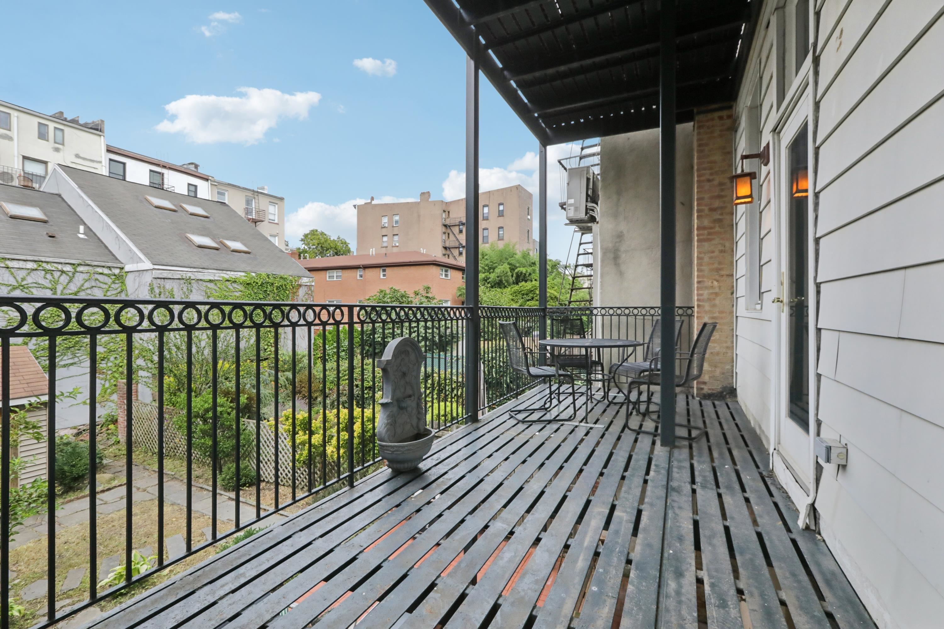 204 GARDEN ST Unit: 1