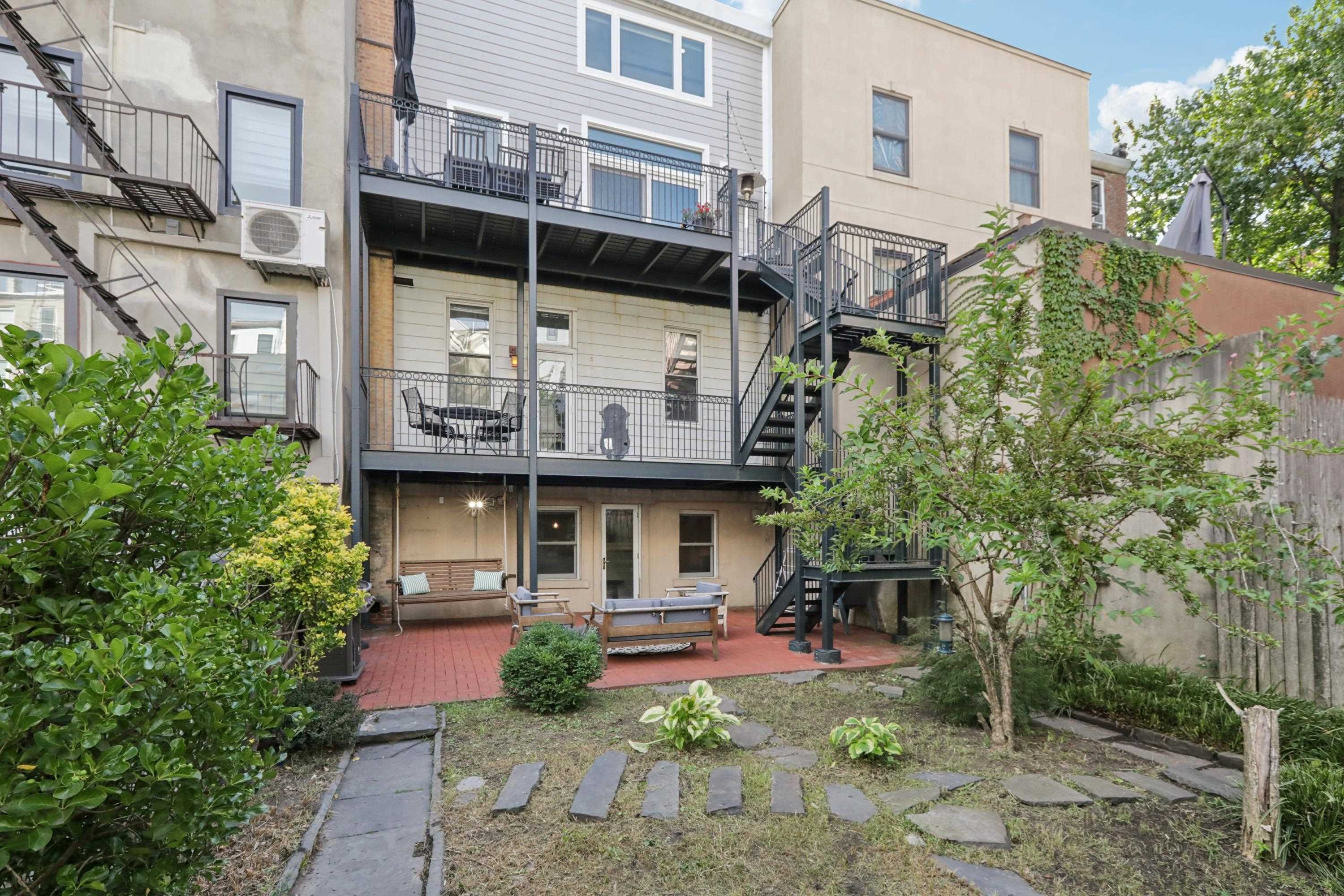 204 GARDEN ST Unit: 1