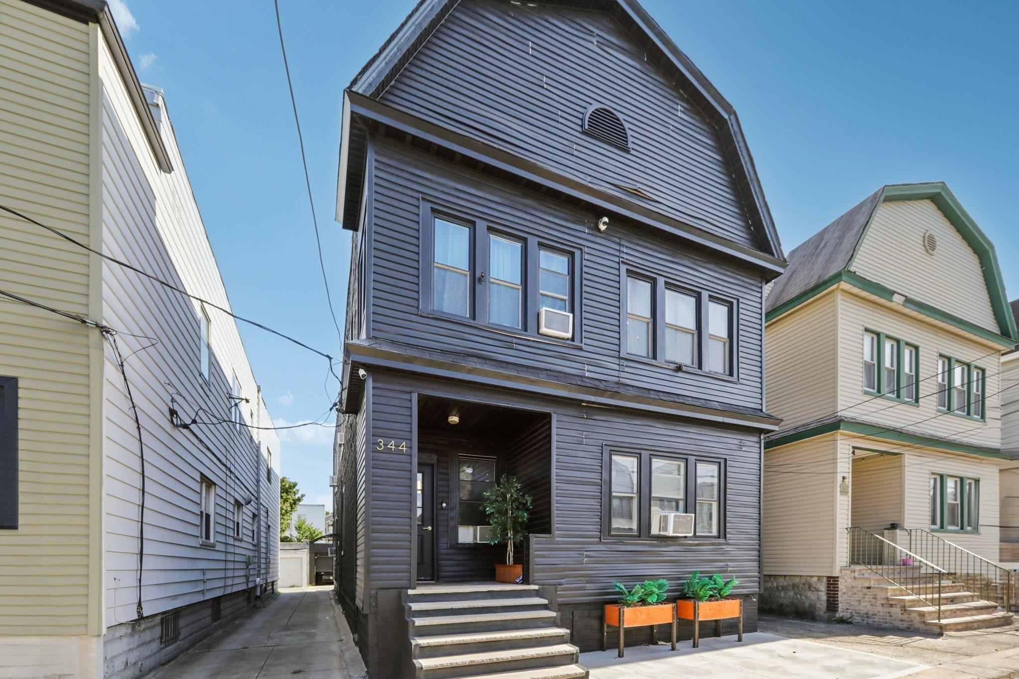 344 DANFORTH AVE