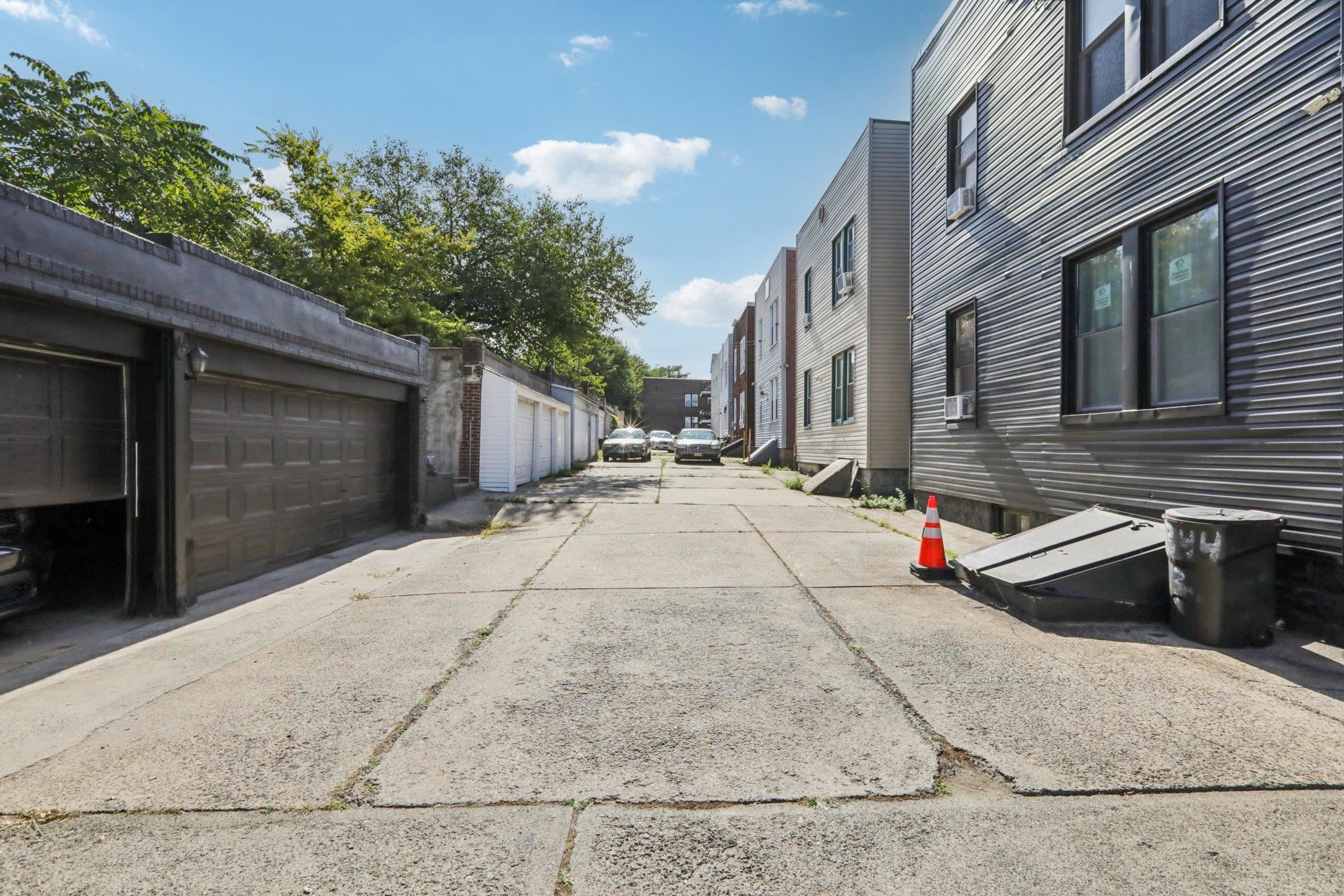 344 DANFORTH AVE