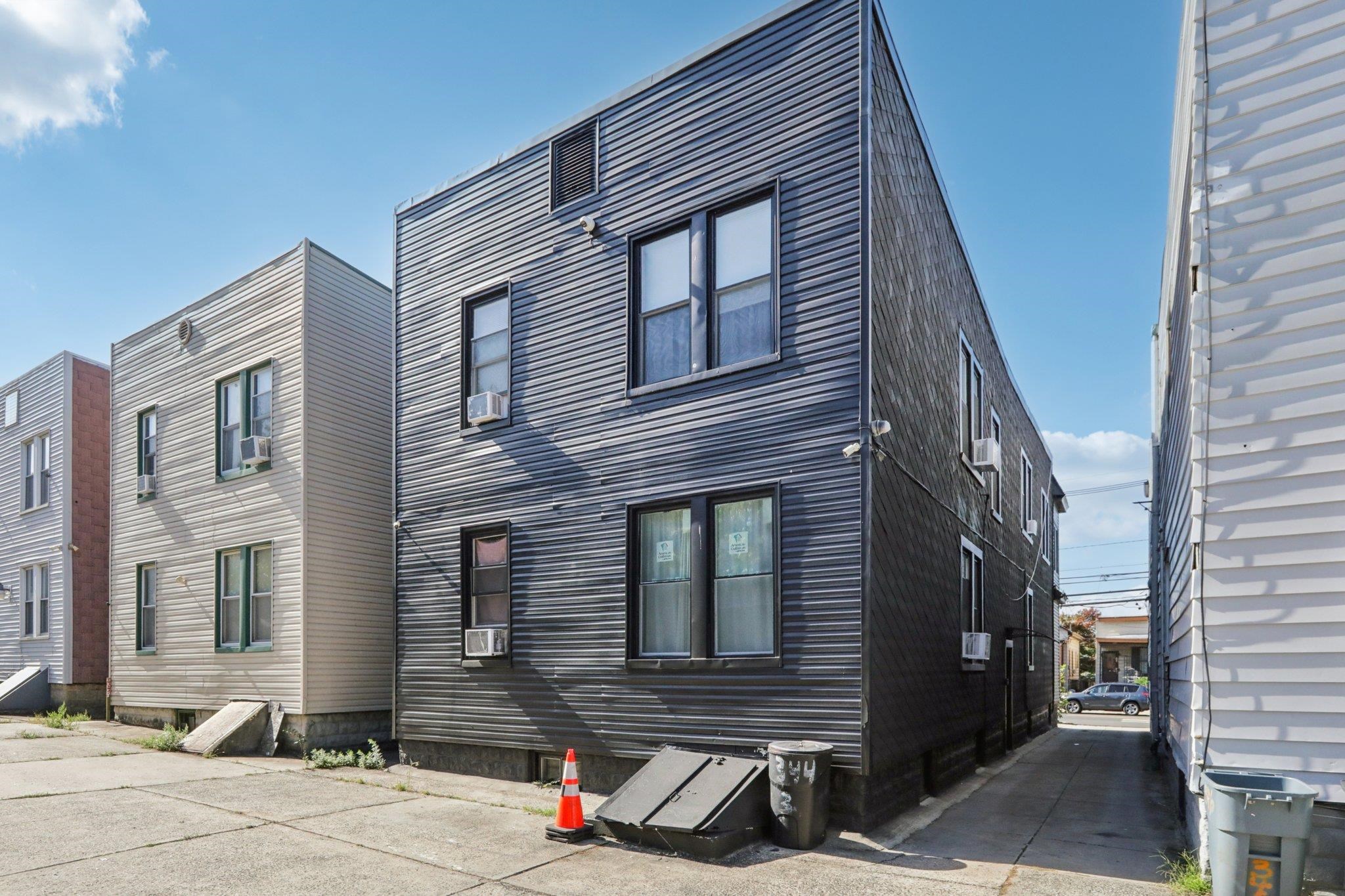 344 DANFORTH AVE