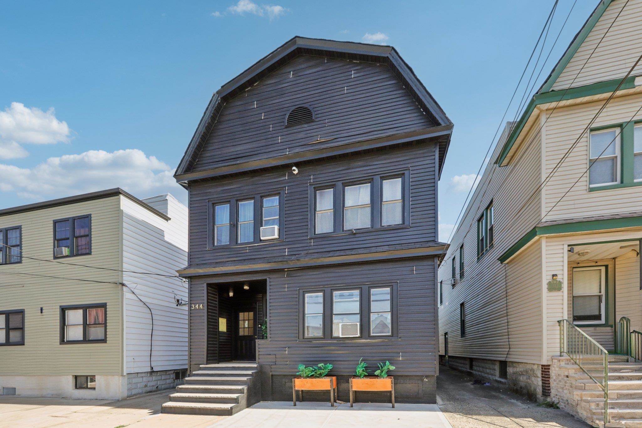 344 DANFORTH AVE