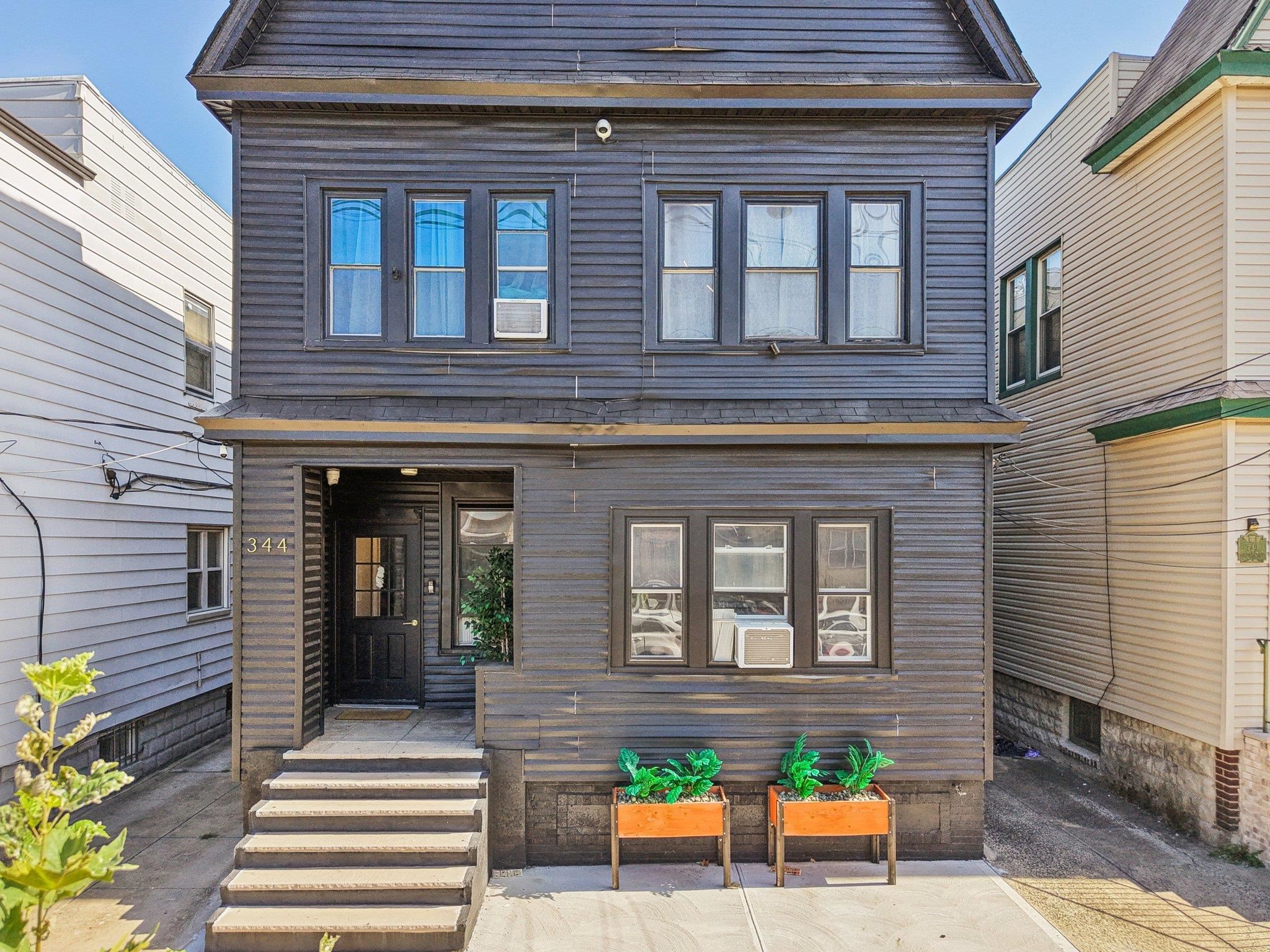 344 DANFORTH AVE